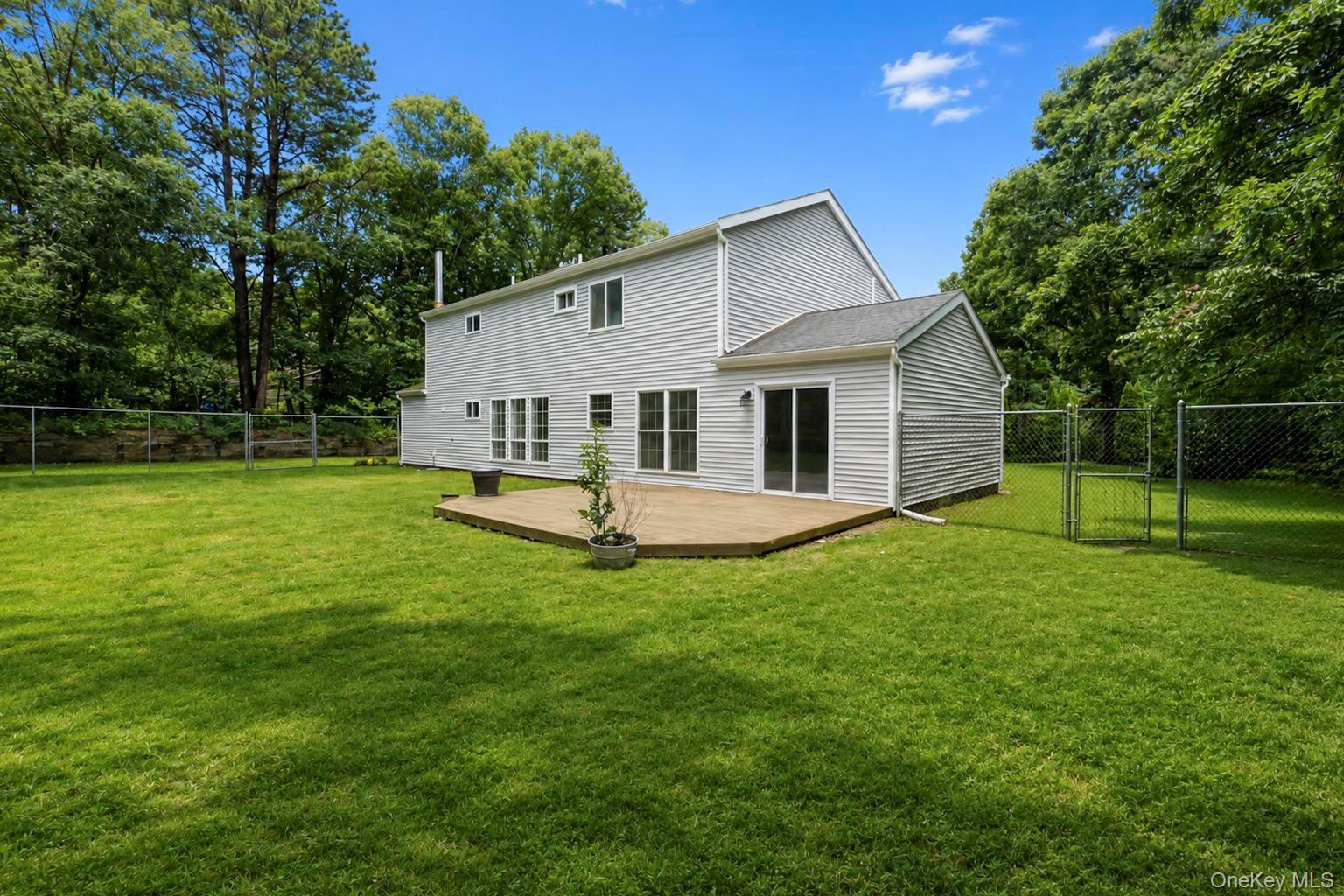 Single Family Bates Lane Suffolk County, NY 11961, MLS-1032928-34