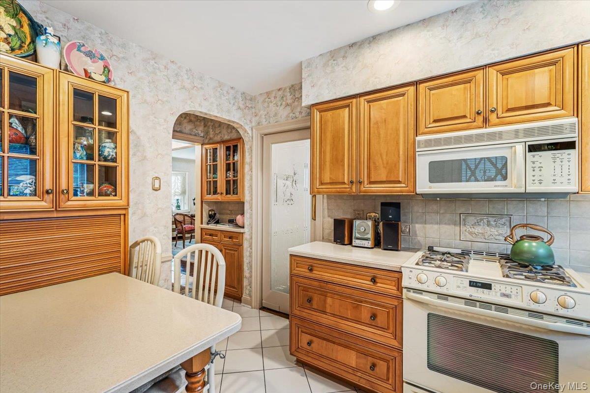 Single Family 222nd Street  Queens, NY 11364, MLS-1032945-16