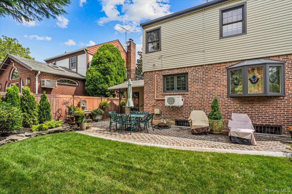 Single Family 222nd Street  Queens, NY 11364, MLS-1032945-6