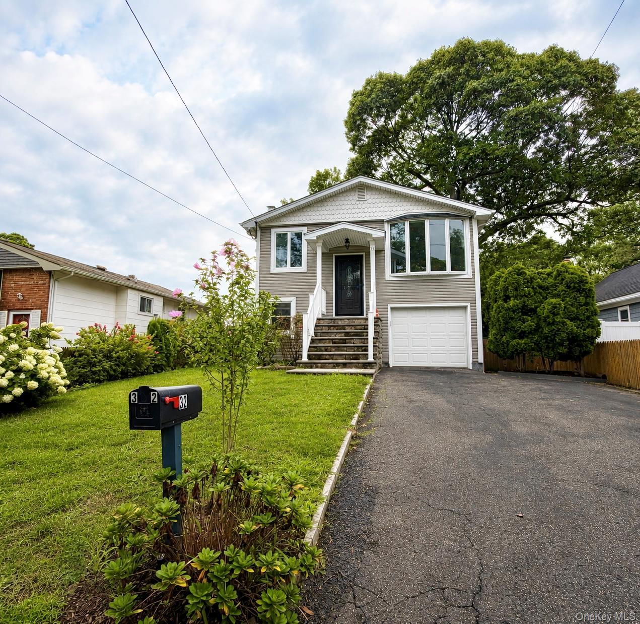Single Family Dorchester Road Suffolk County, NY 11779, MLS-1032949-2