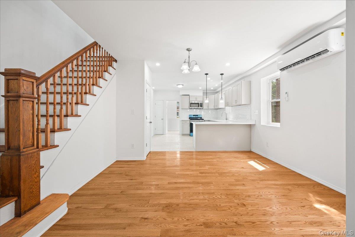 Single Family Seton Avenue Bronx, NY 10466, MLS-1032952-10