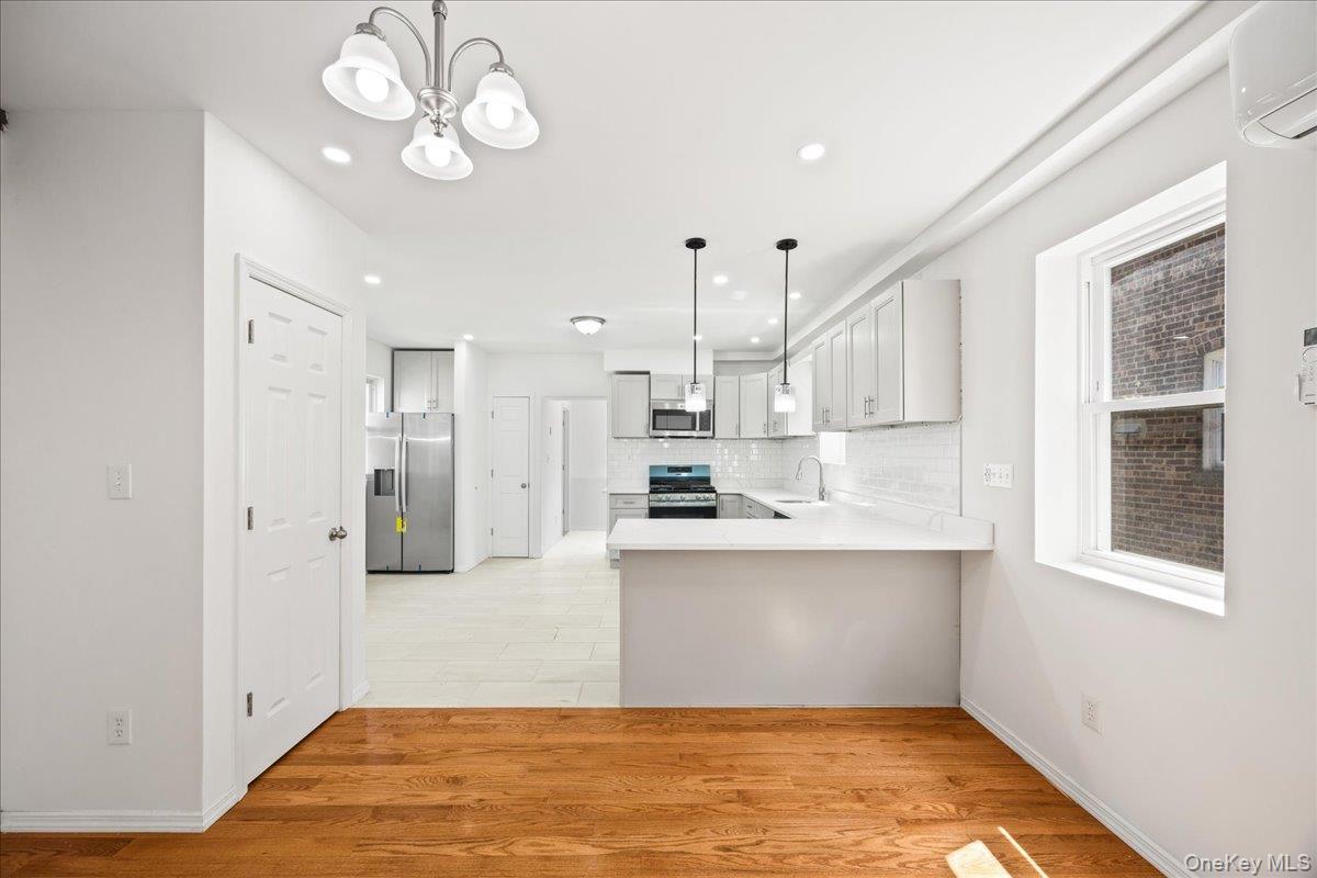 Single Family Seton Avenue Bronx, NY 10466, MLS-1032952-12