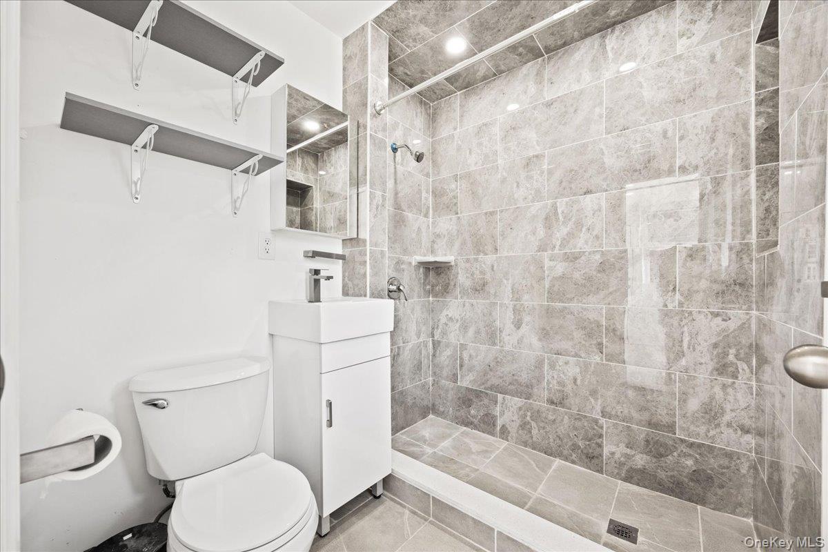 Single Family Seton Avenue Bronx, NY 10466, MLS-1032952-19