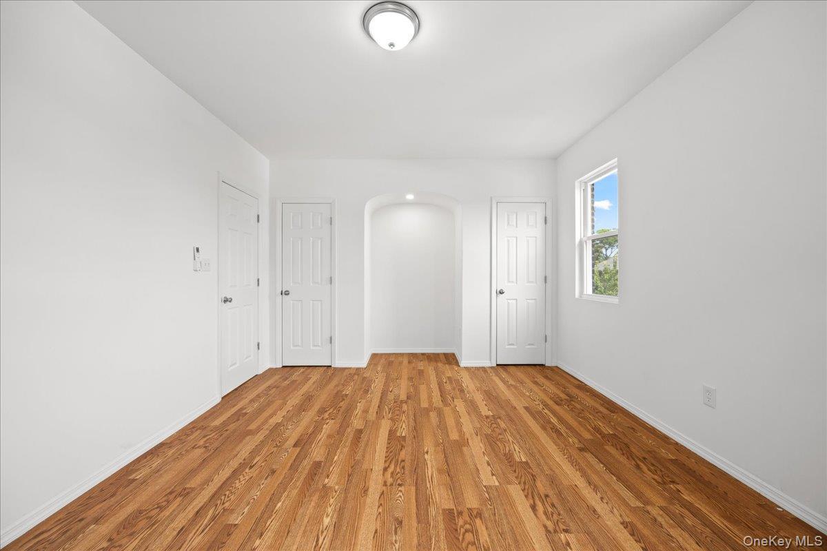 Single Family Seton Avenue Bronx, NY 10466, MLS-1032952-21