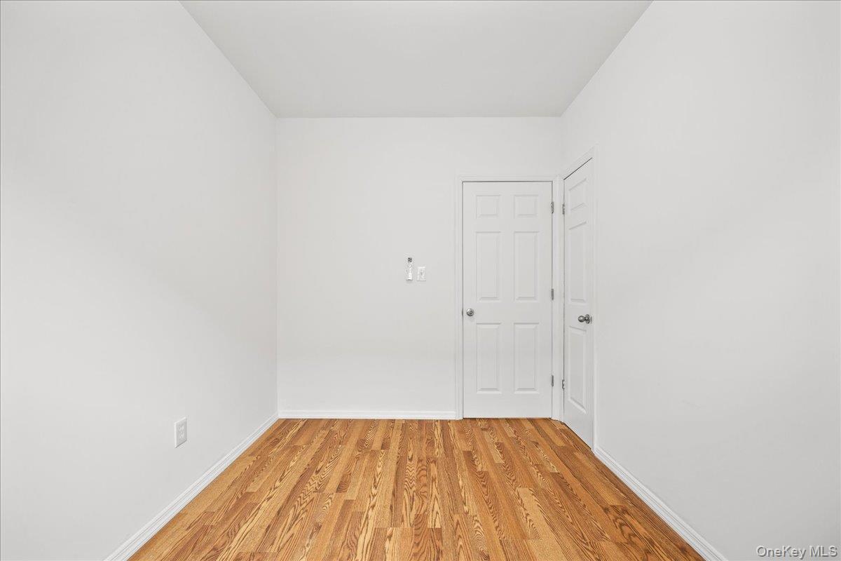 Single Family Seton Avenue Bronx, NY 10466, MLS-1032952-25