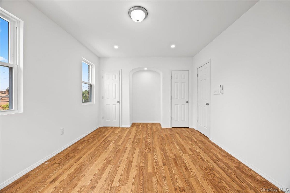Single Family Seton Avenue Bronx, NY 10466, MLS-1032952-27