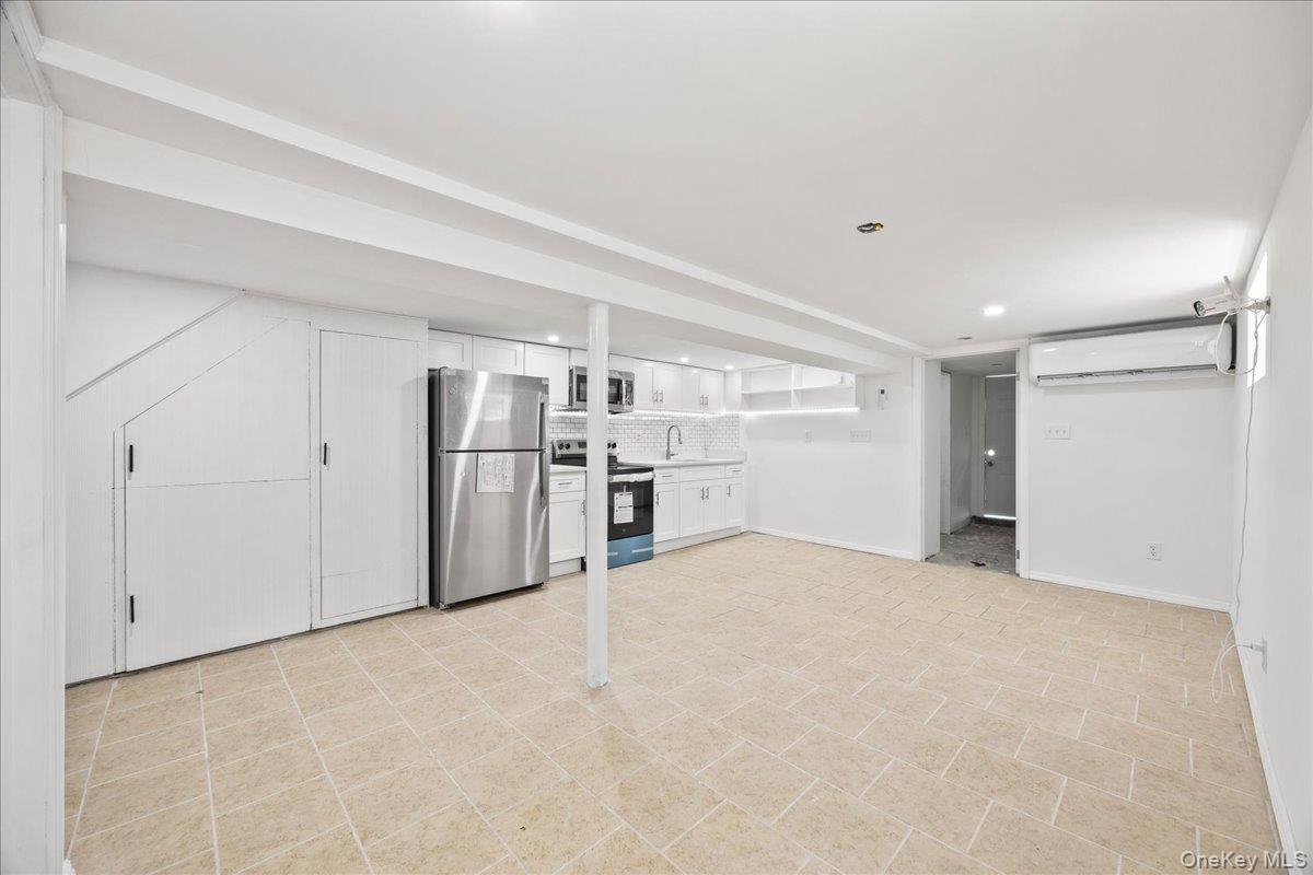 Single Family Seton Avenue Bronx, NY 10466, MLS-1032952-28