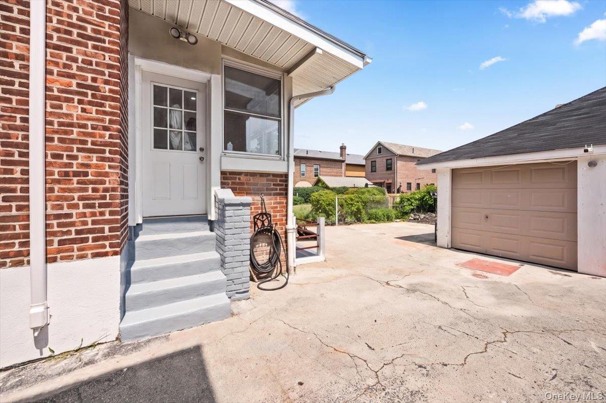Single Family Seton Avenue Bronx, NY 10466, MLS-1032952-36