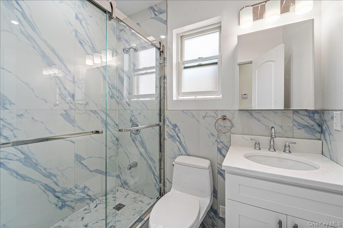 Single Family Little Neck Parkway Queens, NY 11004, MLS-1032975-11