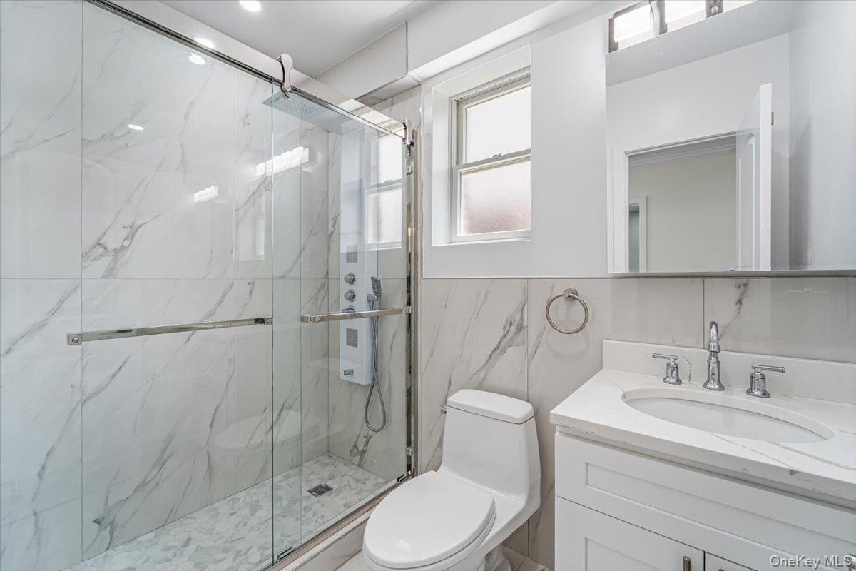 Single Family Little Neck Parkway Queens, NY 11004, MLS-1032975-13