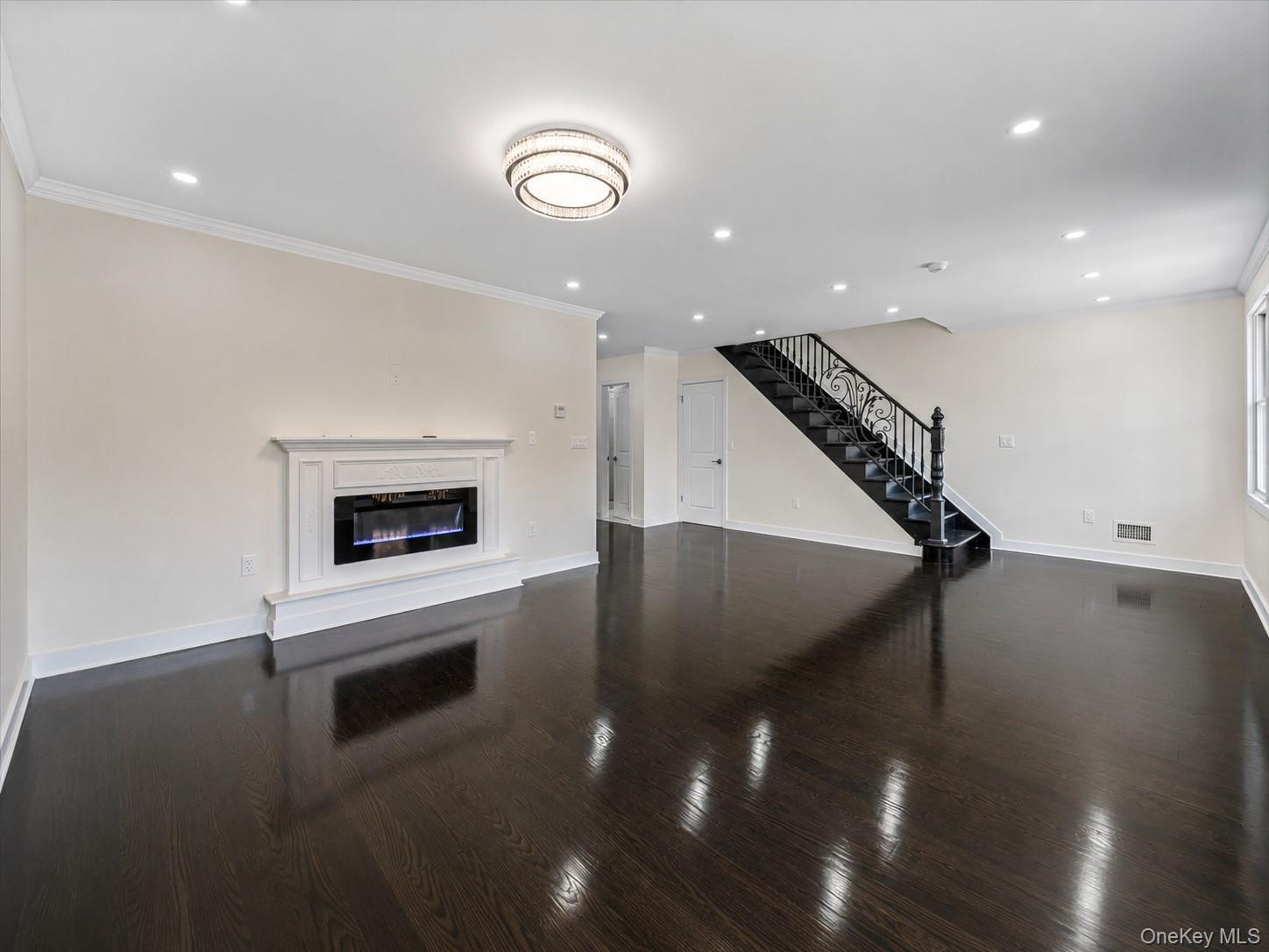 Single Family Little Neck Parkway Queens, NY 11004, MLS-1032975-17