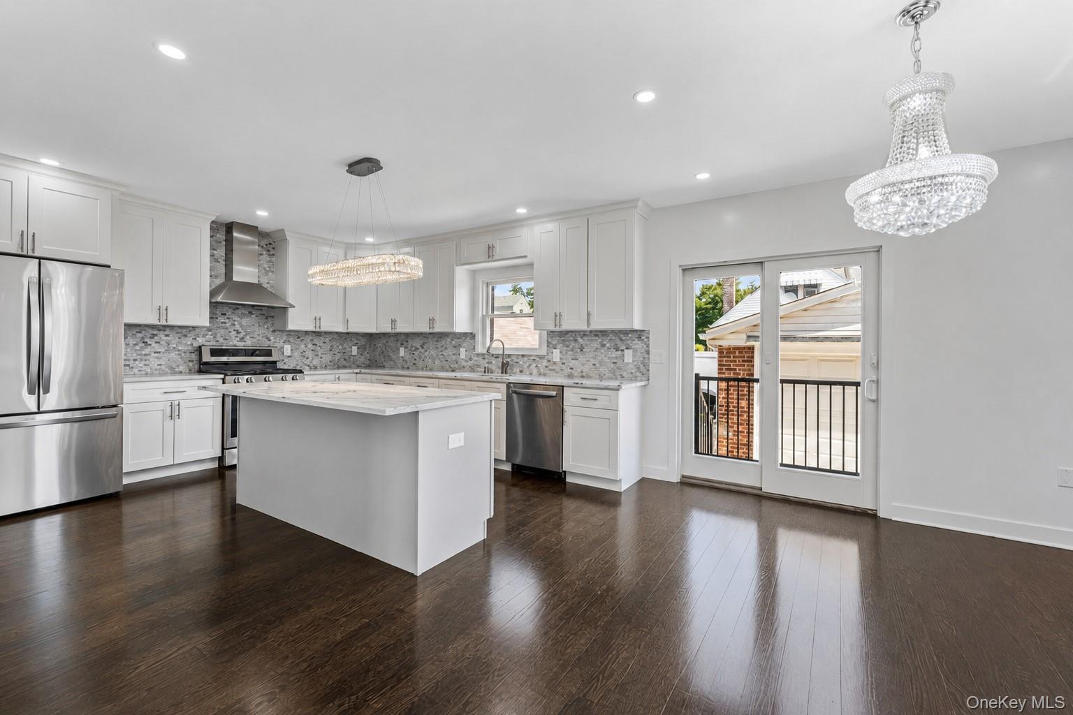 Single Family Little Neck Parkway Queens, NY 11004, MLS-1032975-20