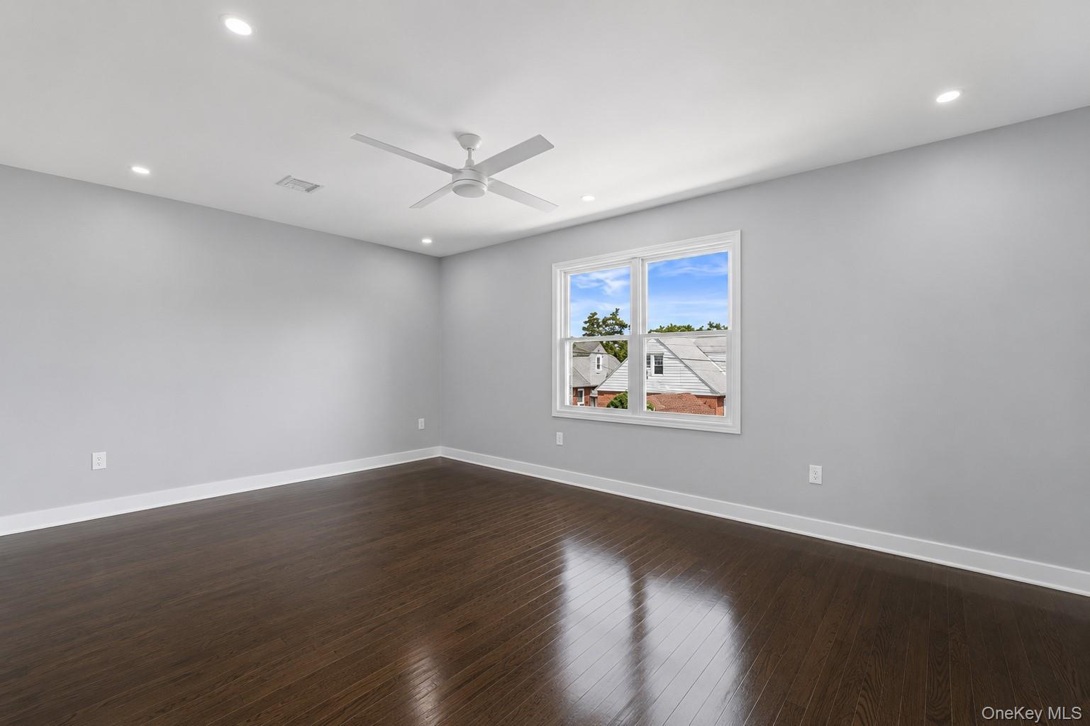 Single Family Little Neck Parkway Queens, NY 11004, MLS-1032975-23