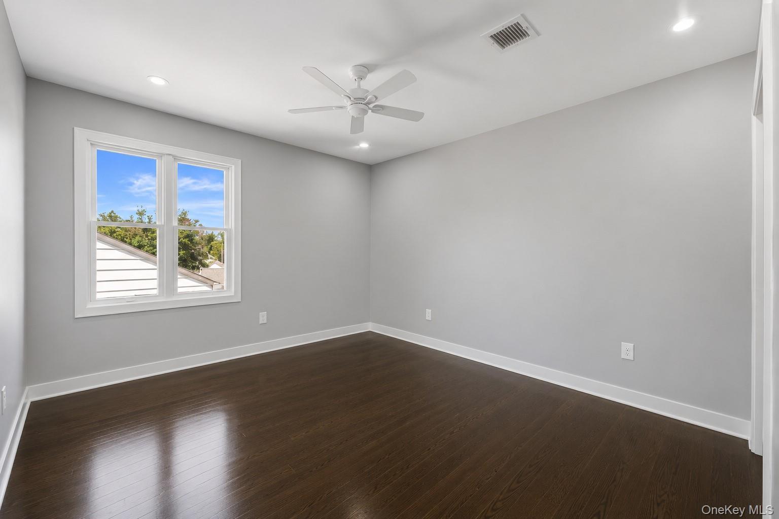 Single Family Little Neck Parkway Queens, NY 11004, MLS-1032975-25
