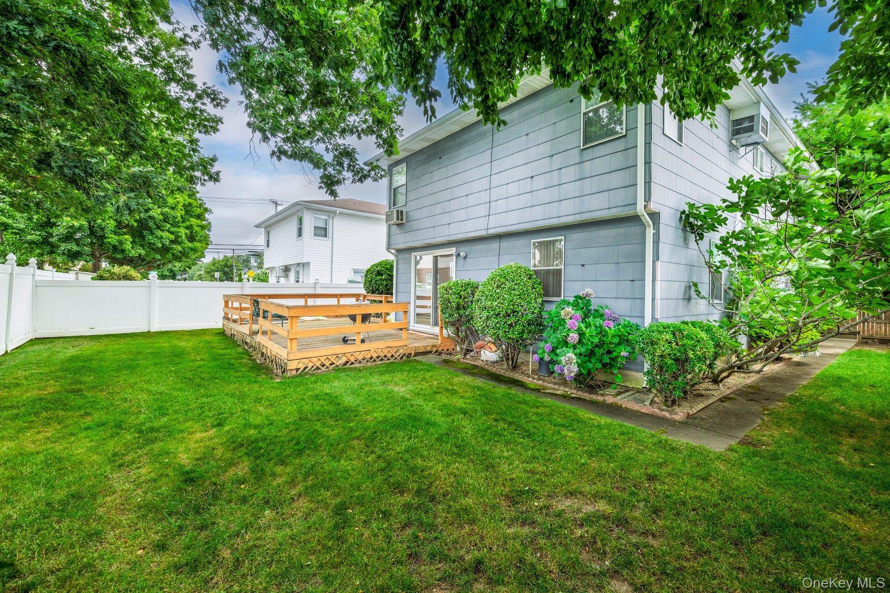 Single Family Washington Drive  Nassau County, NY 11566, MLS-1032980-12