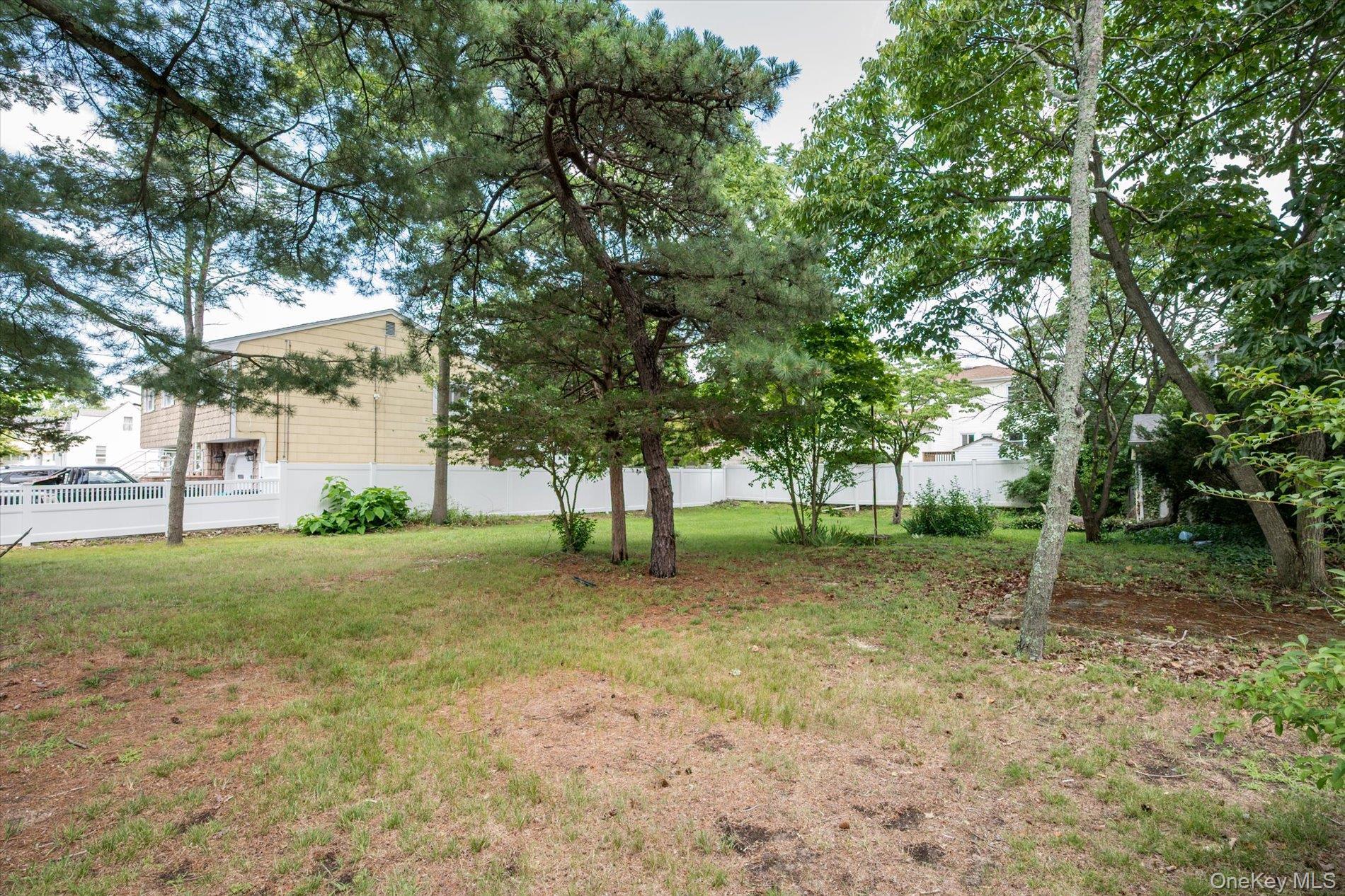 Single Family Old Country Road Suffolk County, NY 11747, MLS-1032983-18