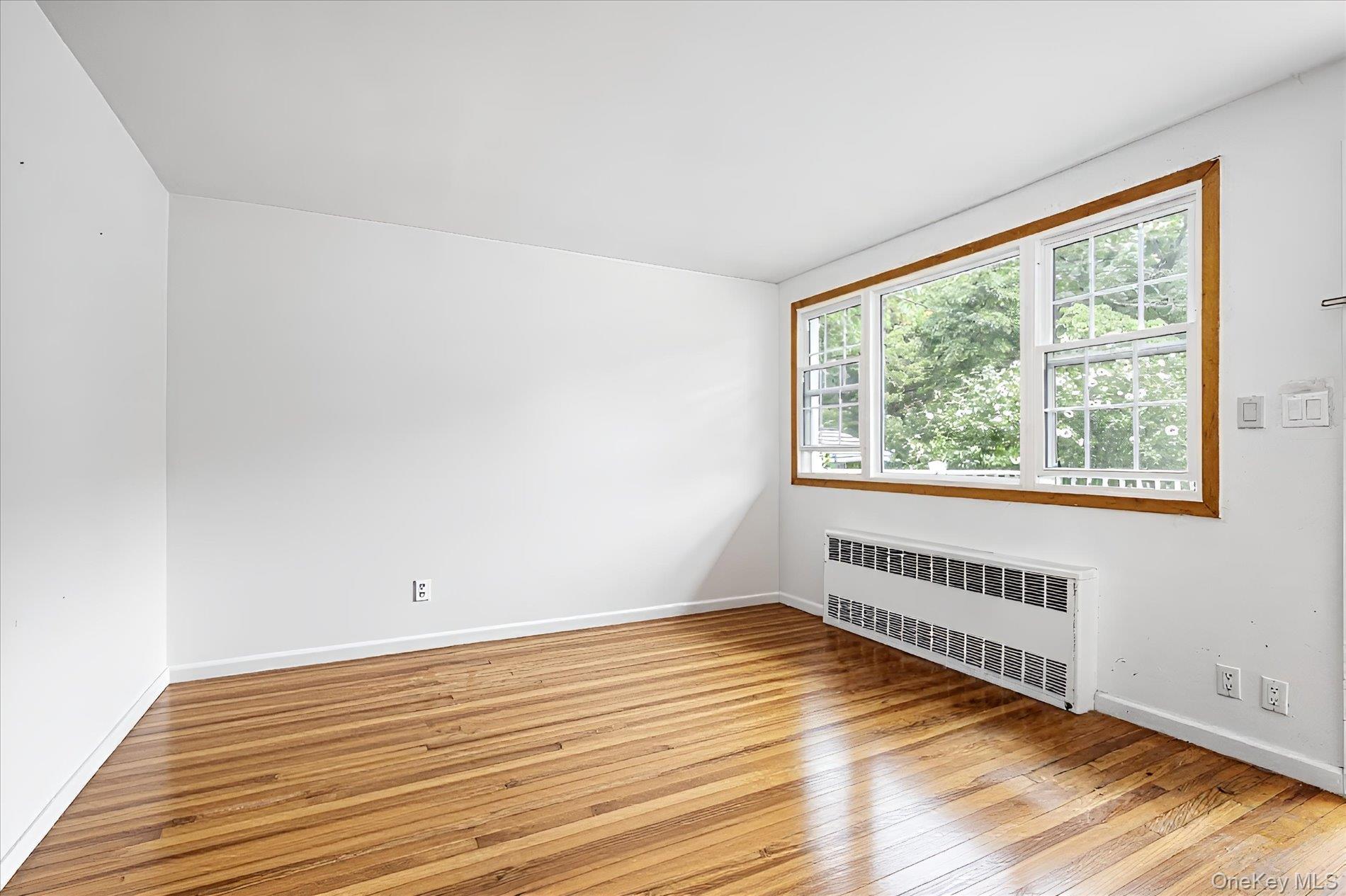 Single Family Old Country Road Suffolk County, NY 11747, MLS-1032983-2