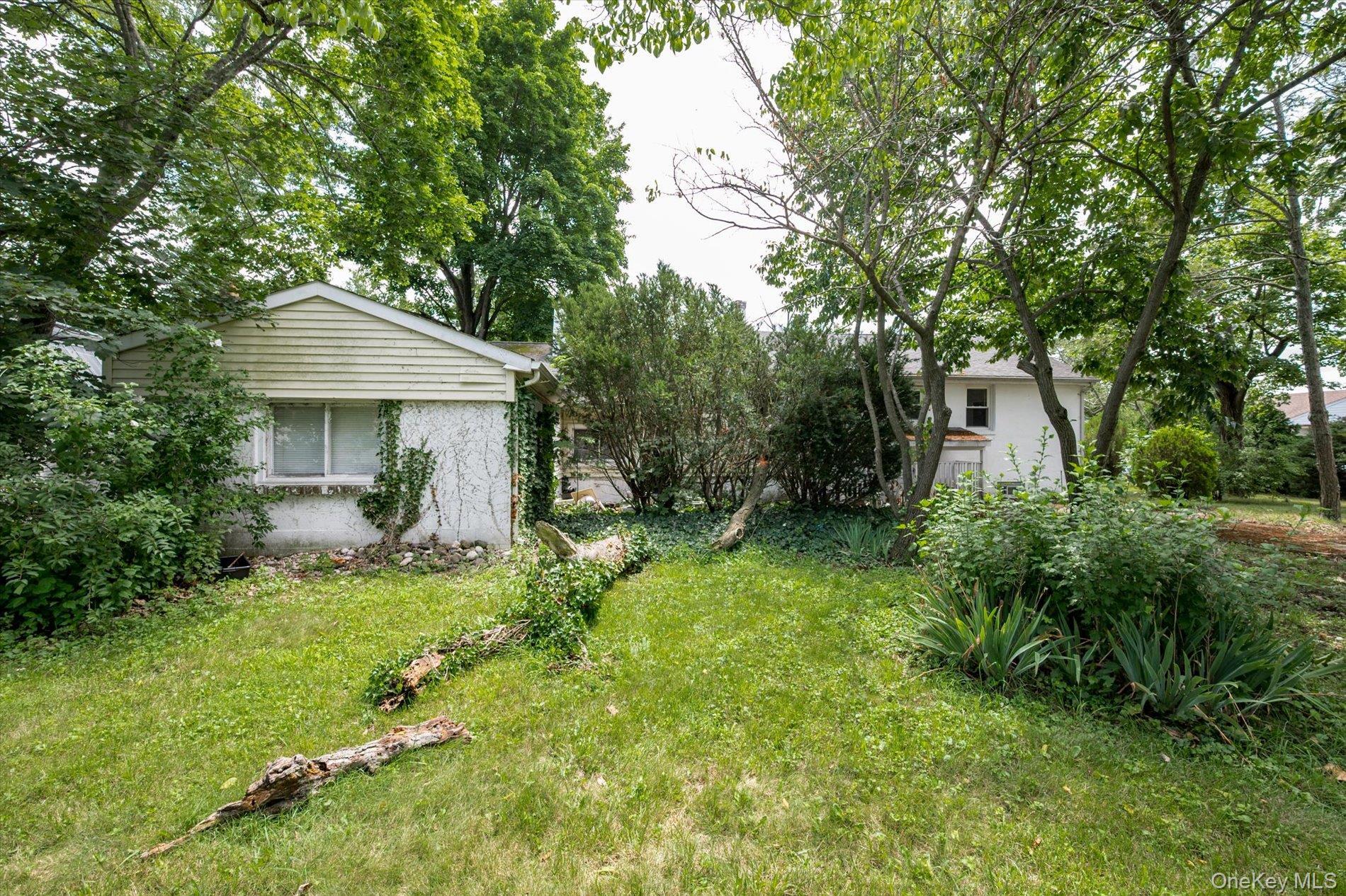 Single Family Old Country Road Suffolk County, NY 11747, MLS-1032983-20