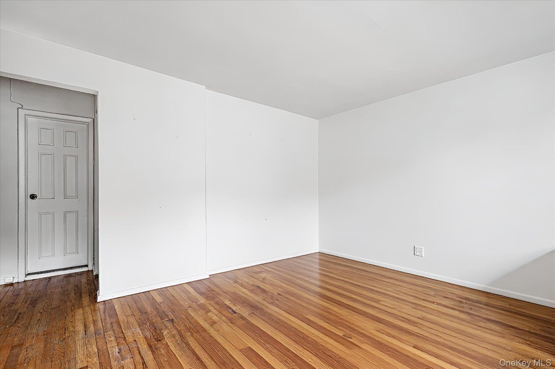 Single Family Old Country Road Suffolk County, NY 11747, MLS-1032983-3