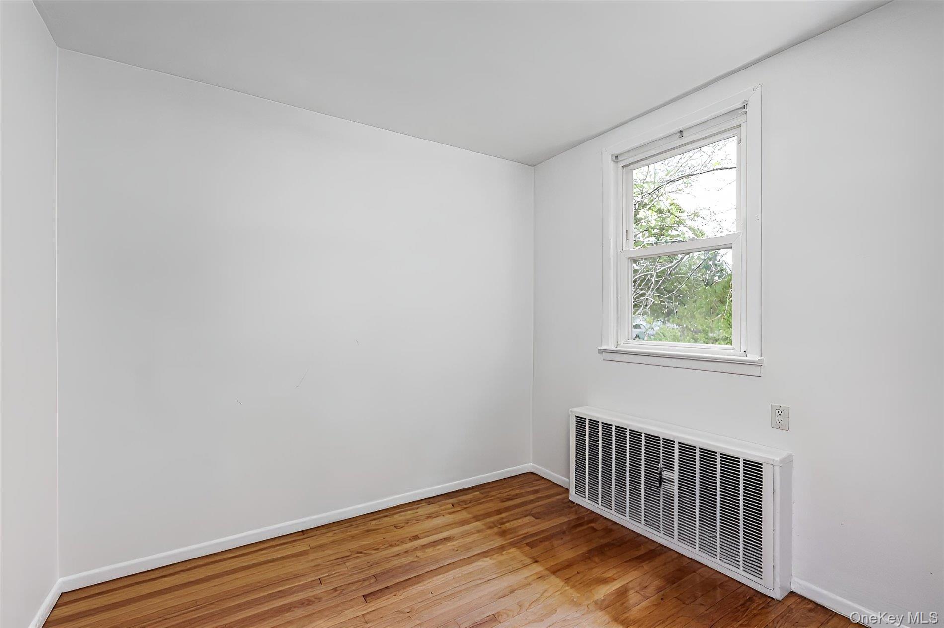 Single Family Old Country Road Suffolk County, NY 11747, MLS-1032983-8