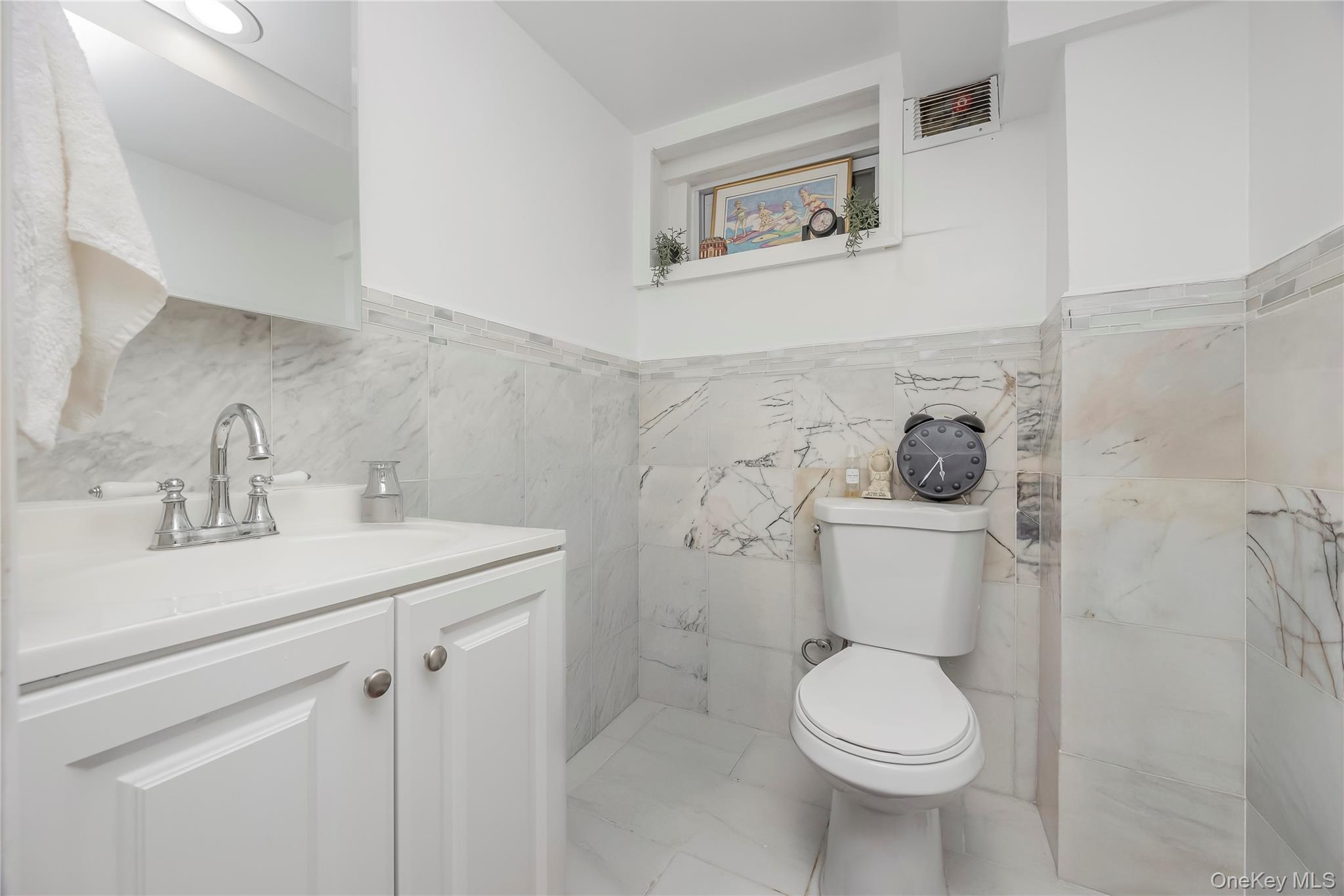Single Family Pitkin Avenue Queens, NY 11417, MLS-1032995-18