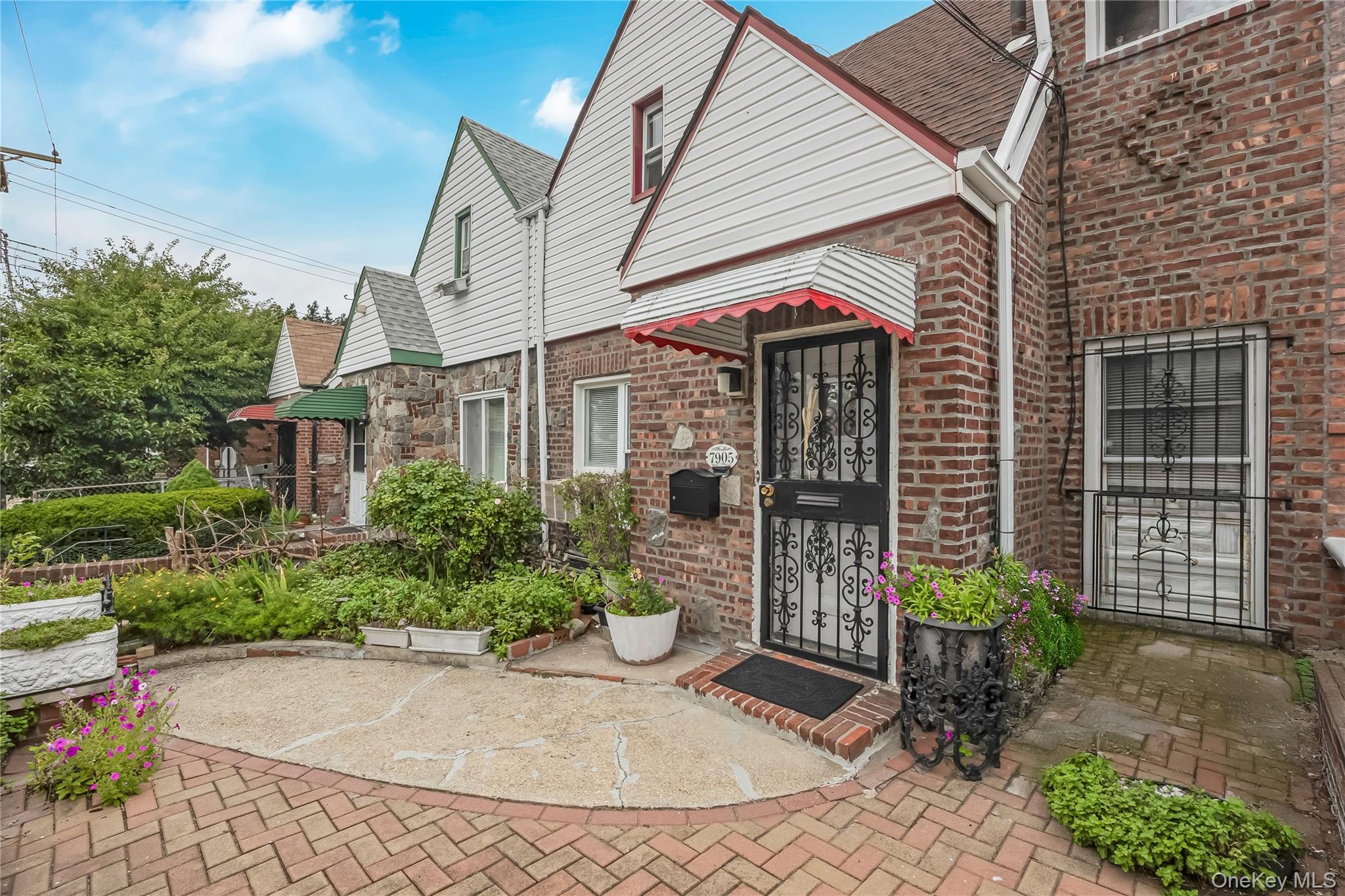 Single Family Pitkin Avenue Queens, NY 11417, MLS-1032995-2