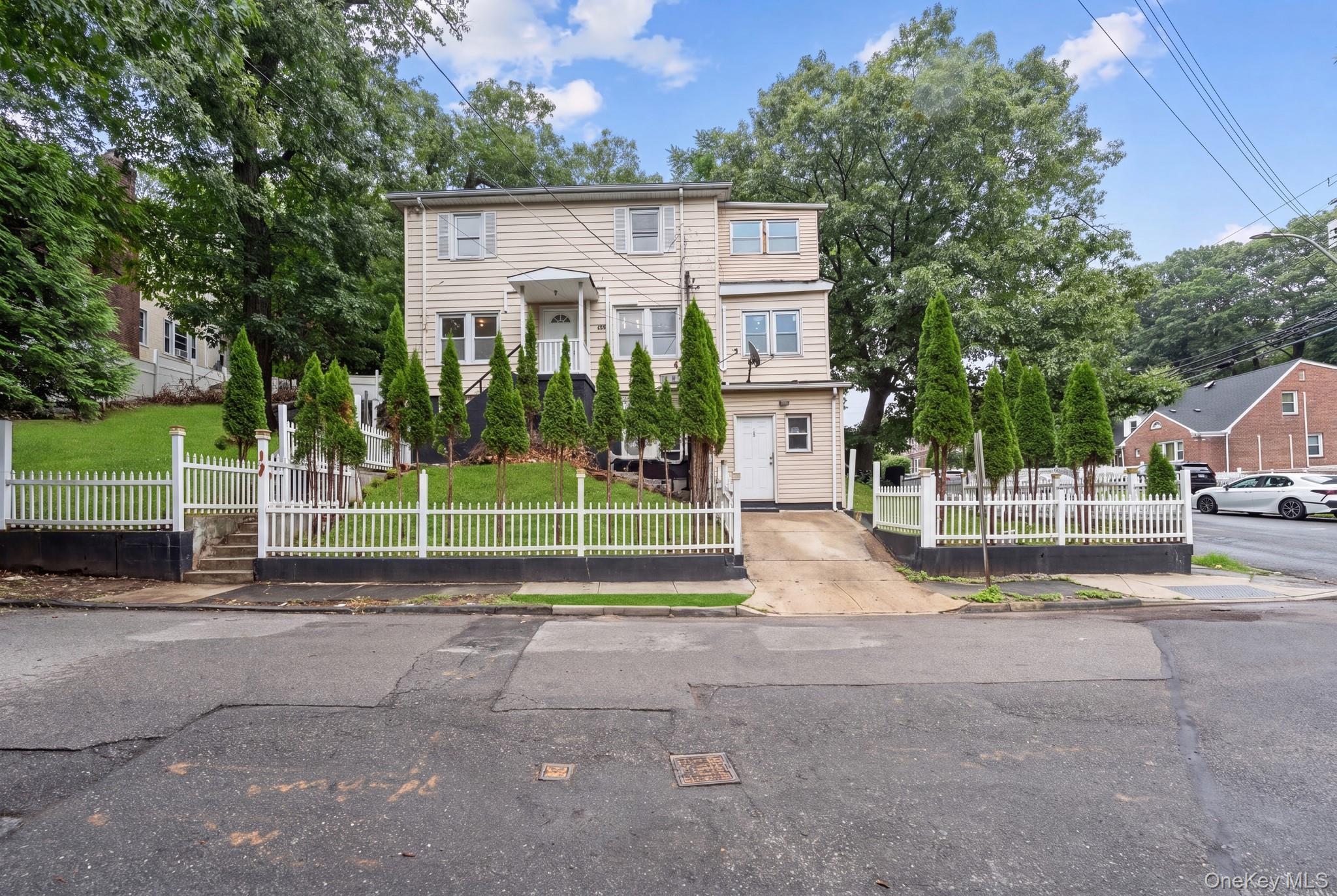Single Family Caryl Avenue  Westchester County, NY 10705, MLS-1032999-11