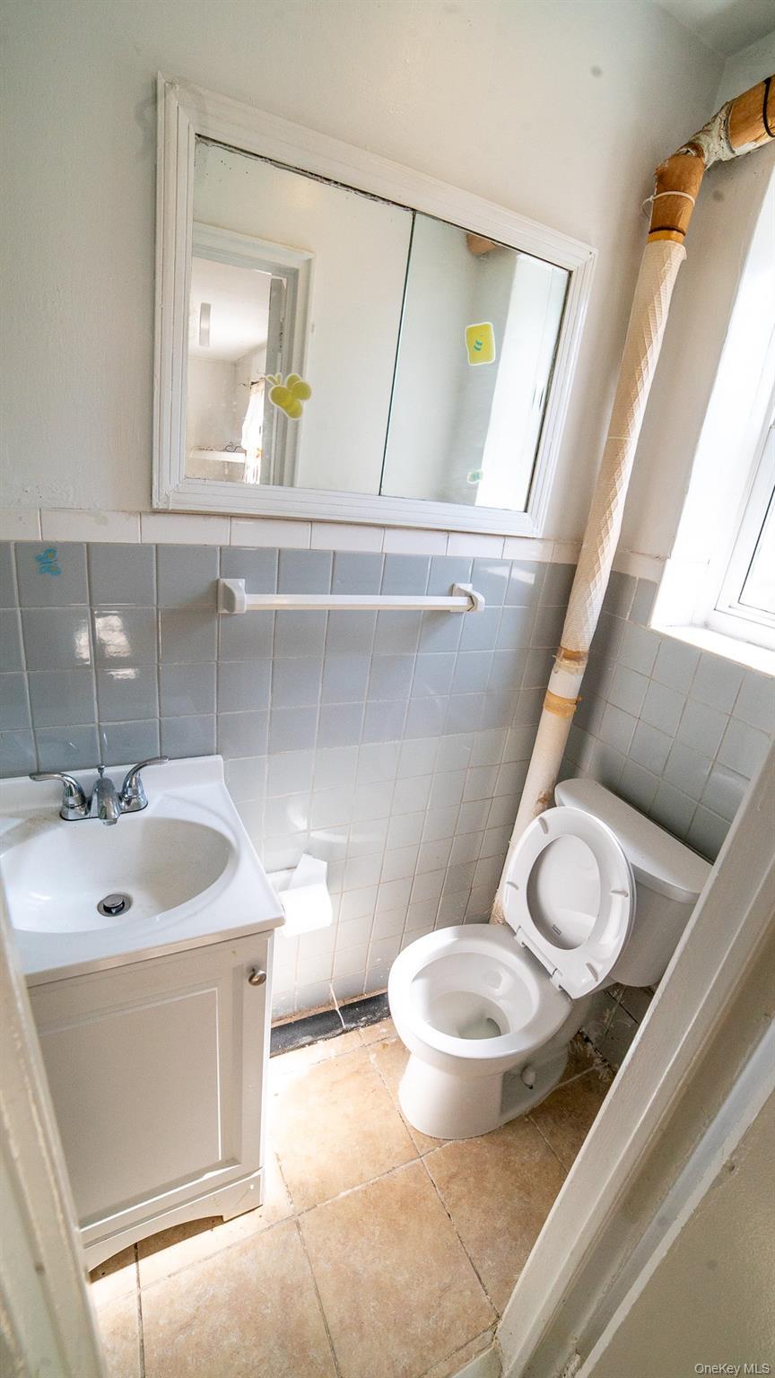 Single Family Barnes Avenue  Bronx, NY 10467, MLS-1033008-29