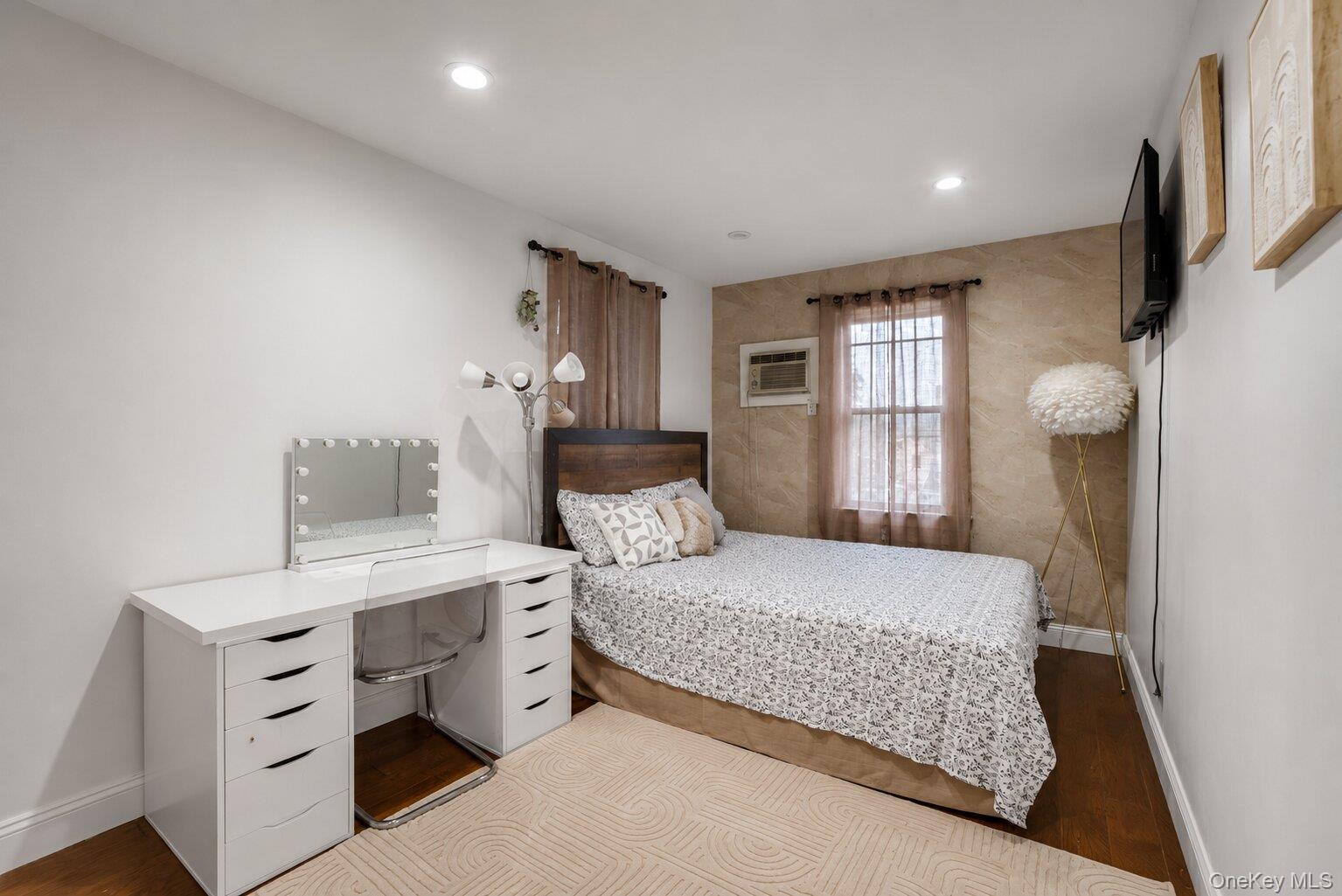 Single Family 87th Road Queens, NY 11001, MLS-1033010-13