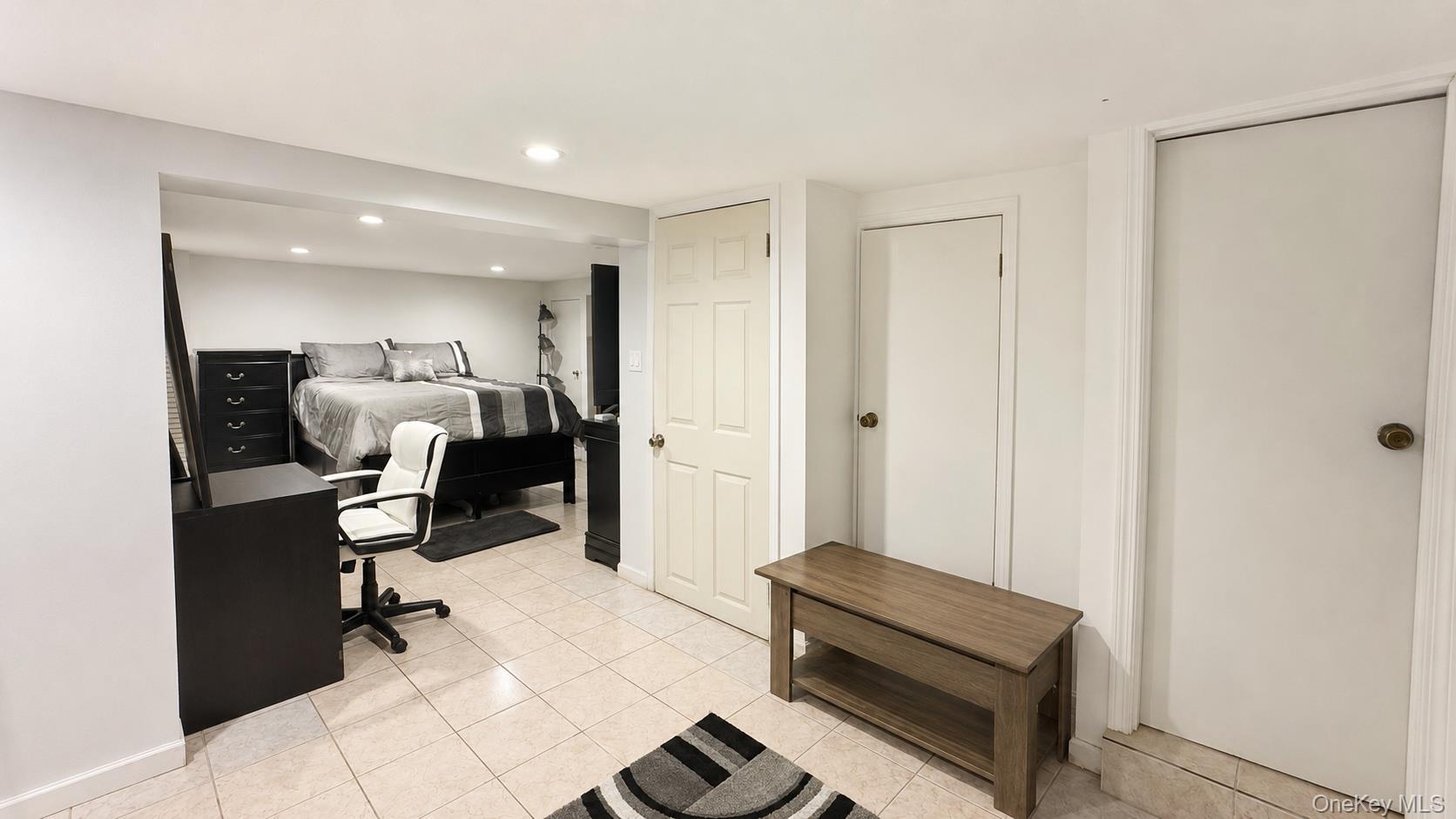 Single Family 87th Road Queens, NY 11001, MLS-1033010-16