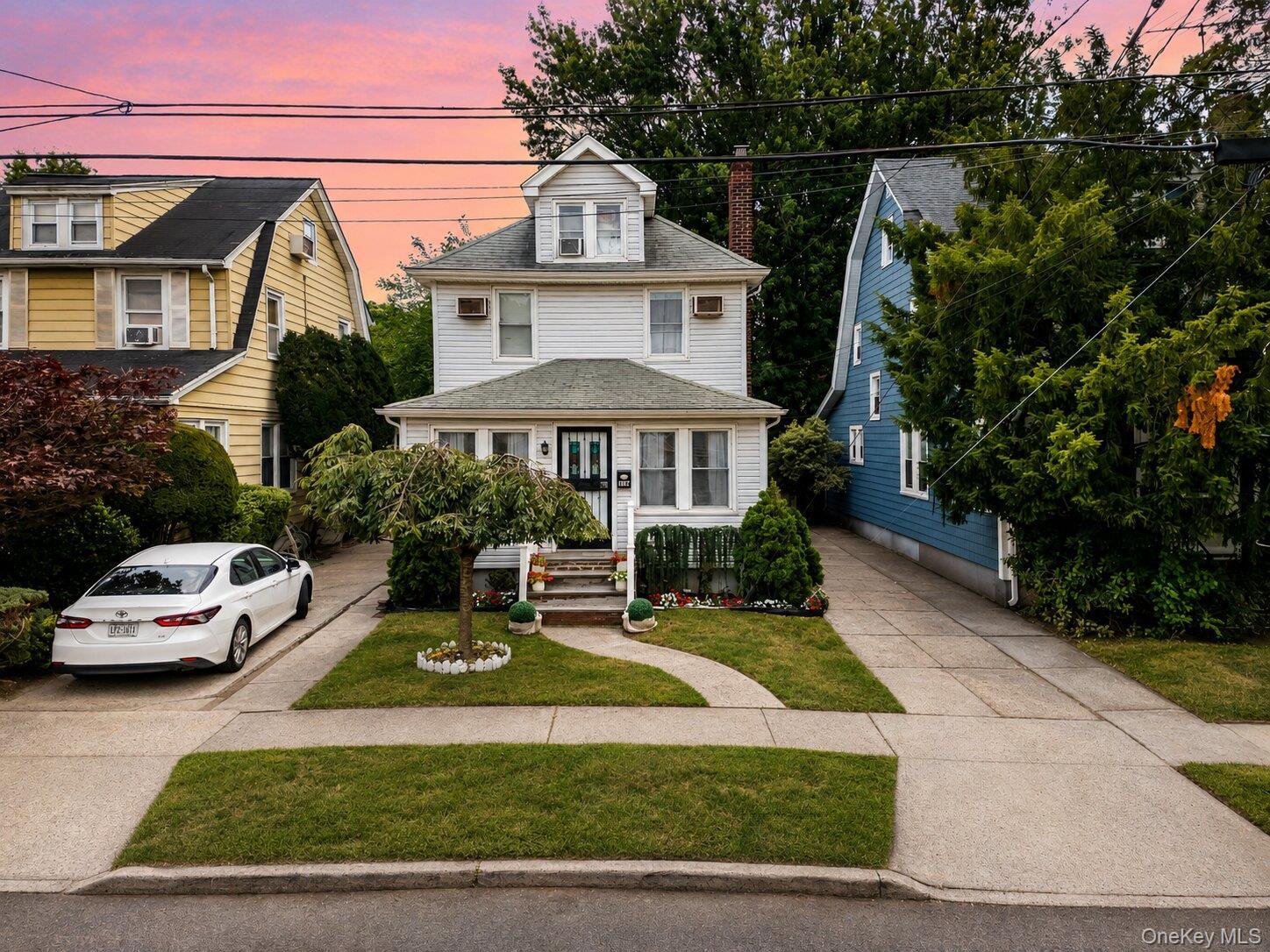 Single Family 87th Road  Queens, NY 11001, MLS-1033010-19