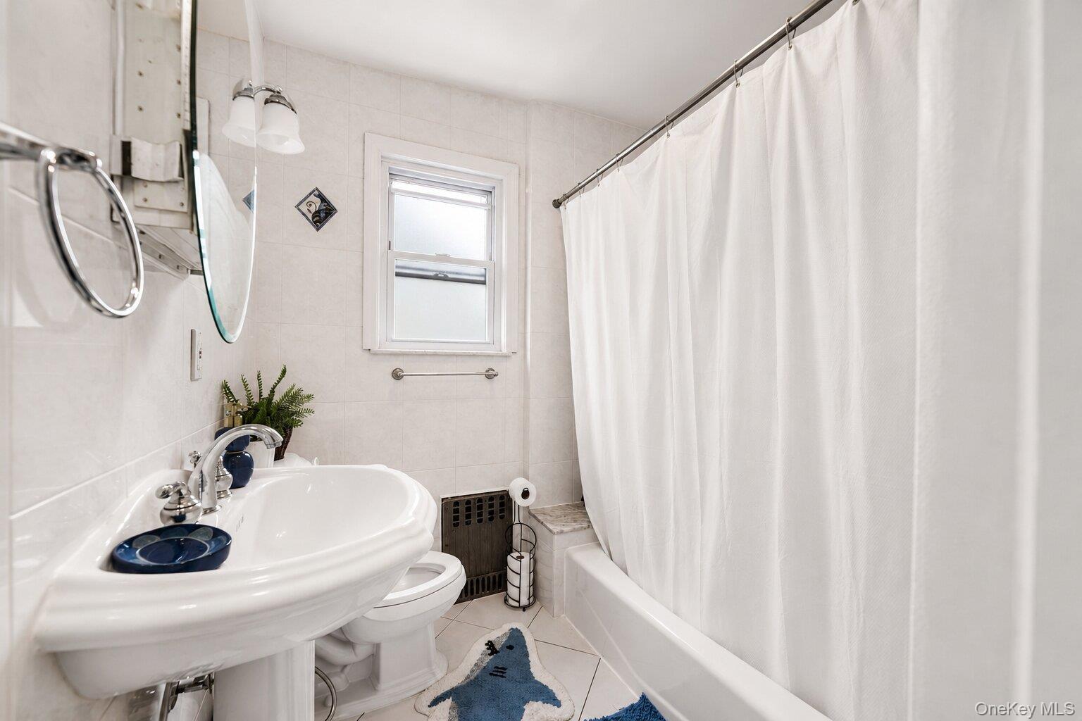 Single Family 87th Road Queens, NY 11001, MLS-1033010-9