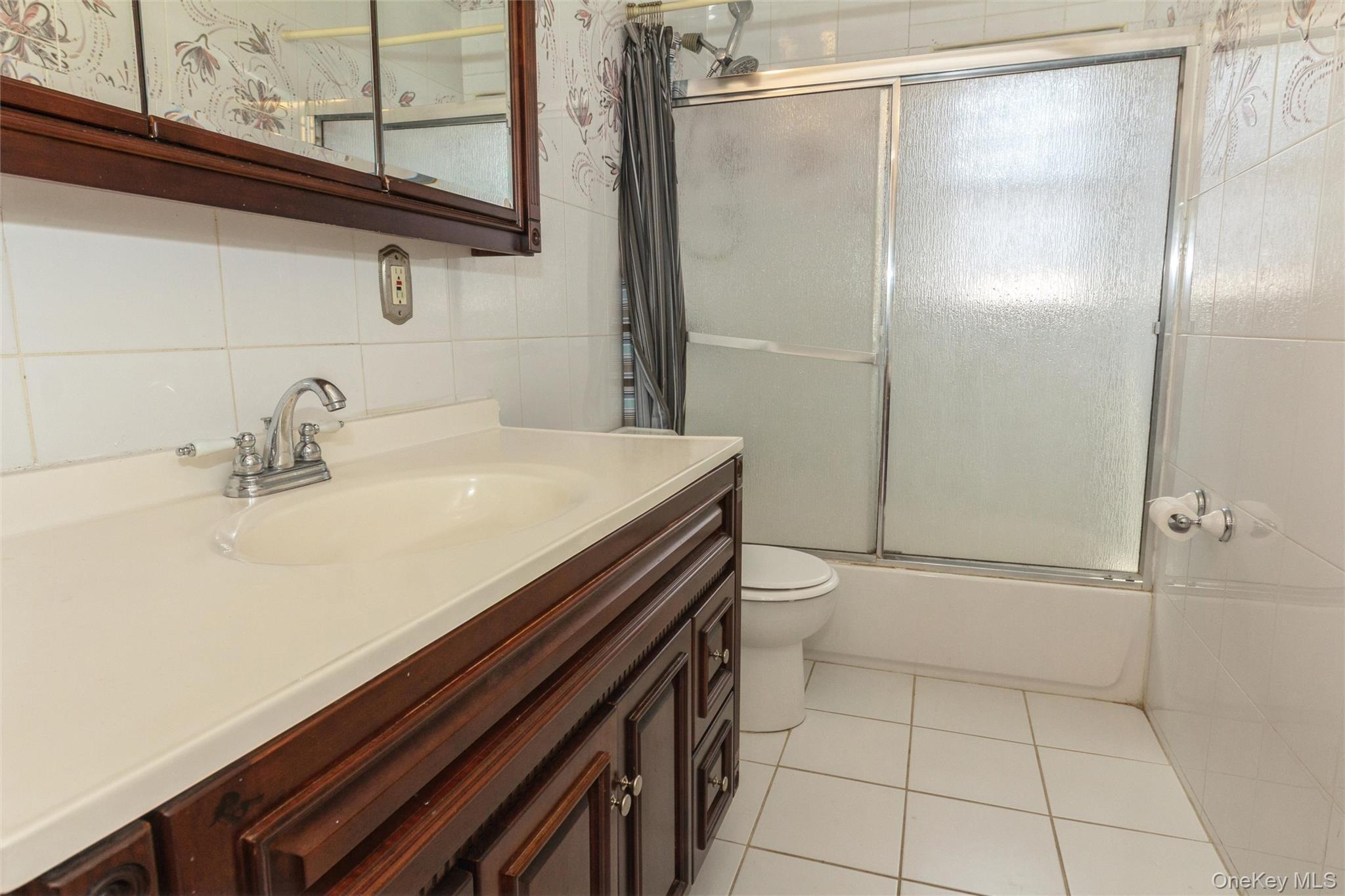 Single Family E Carl Avenue Nassau County, NY 11510, MLS-1033017-16