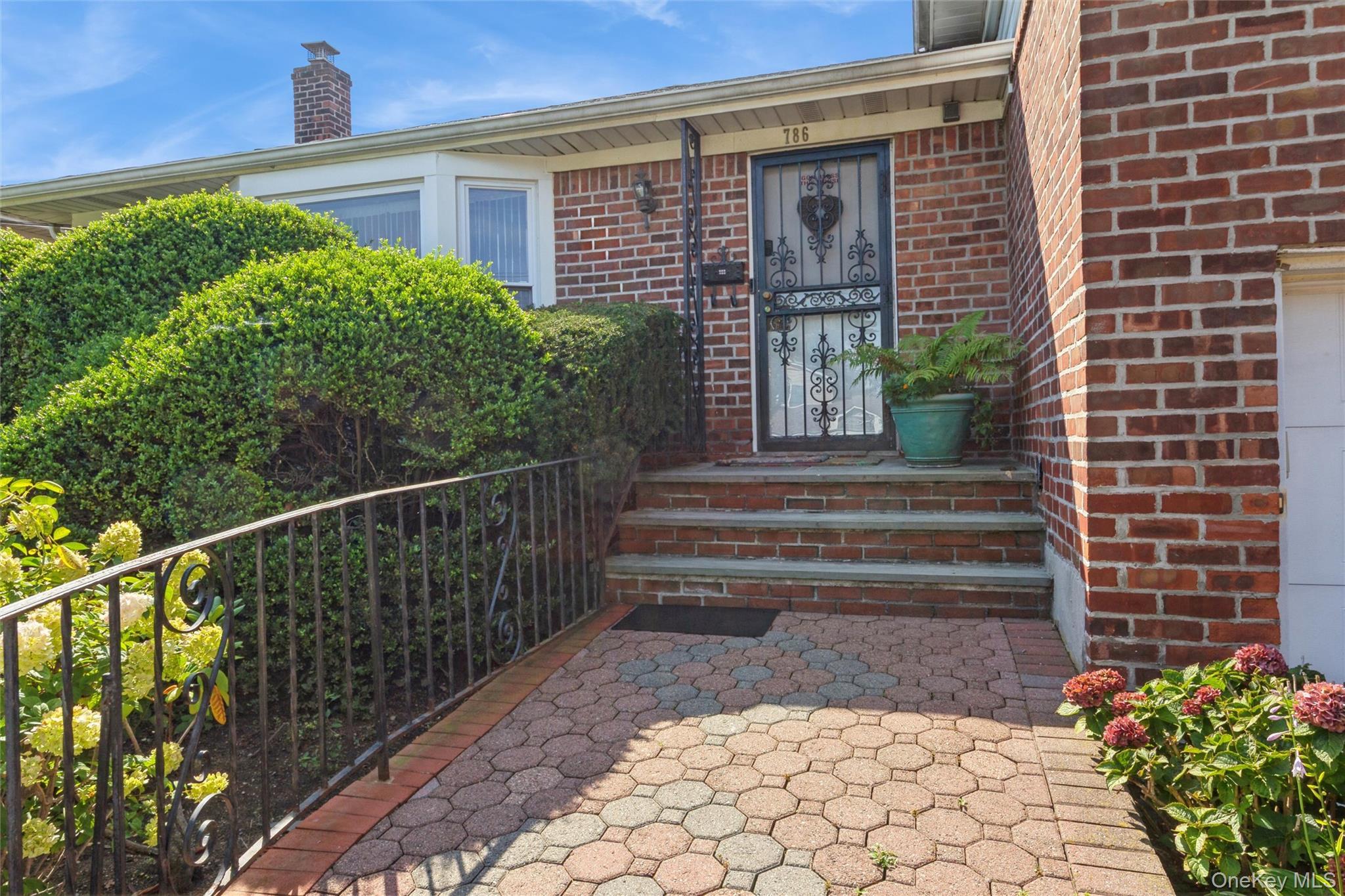 Single Family E Carl Avenue Nassau County, NY 11510, MLS-1033017-3