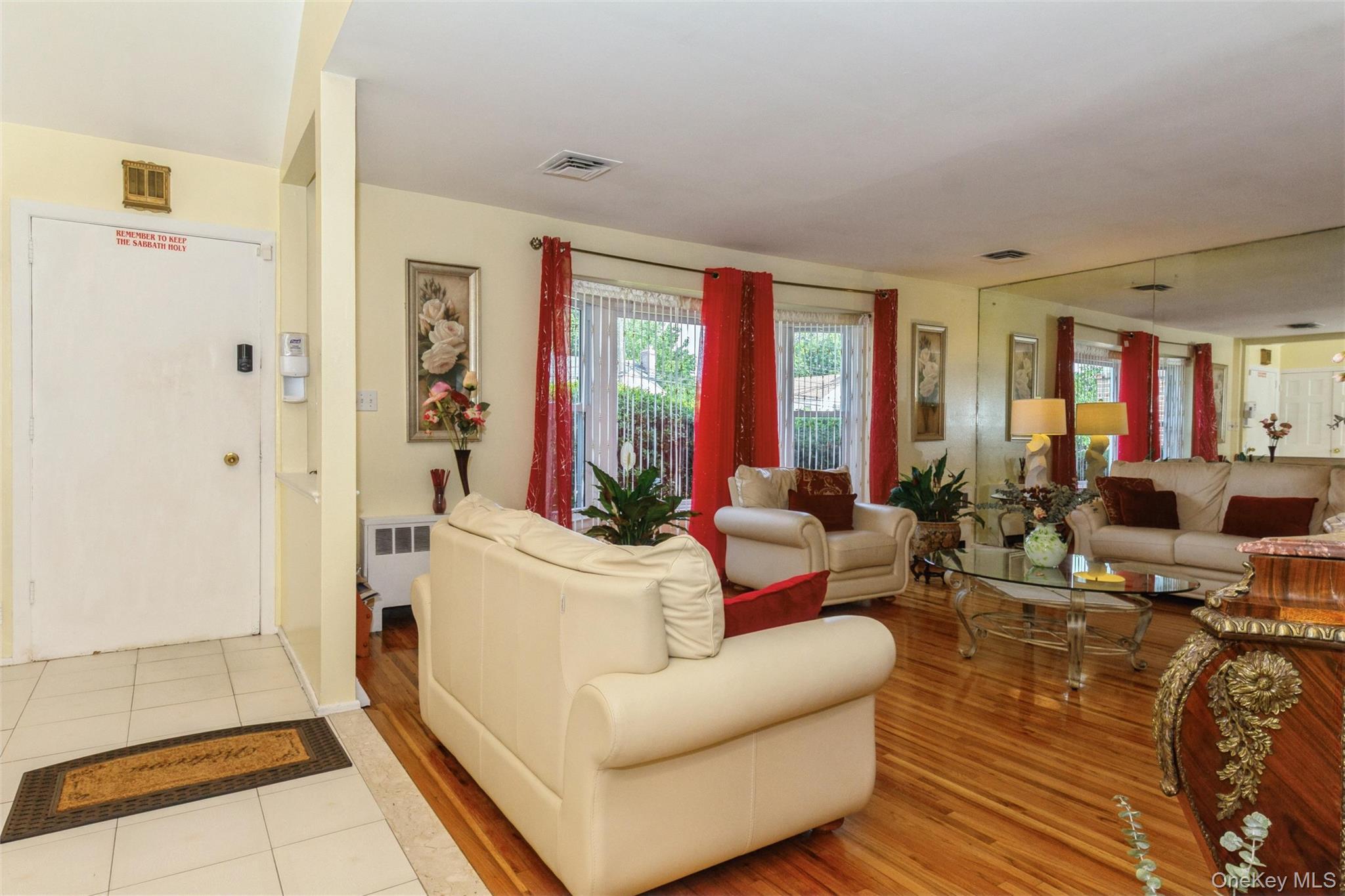 Single Family E Carl Avenue Nassau County, NY 11510, MLS-1033017-4