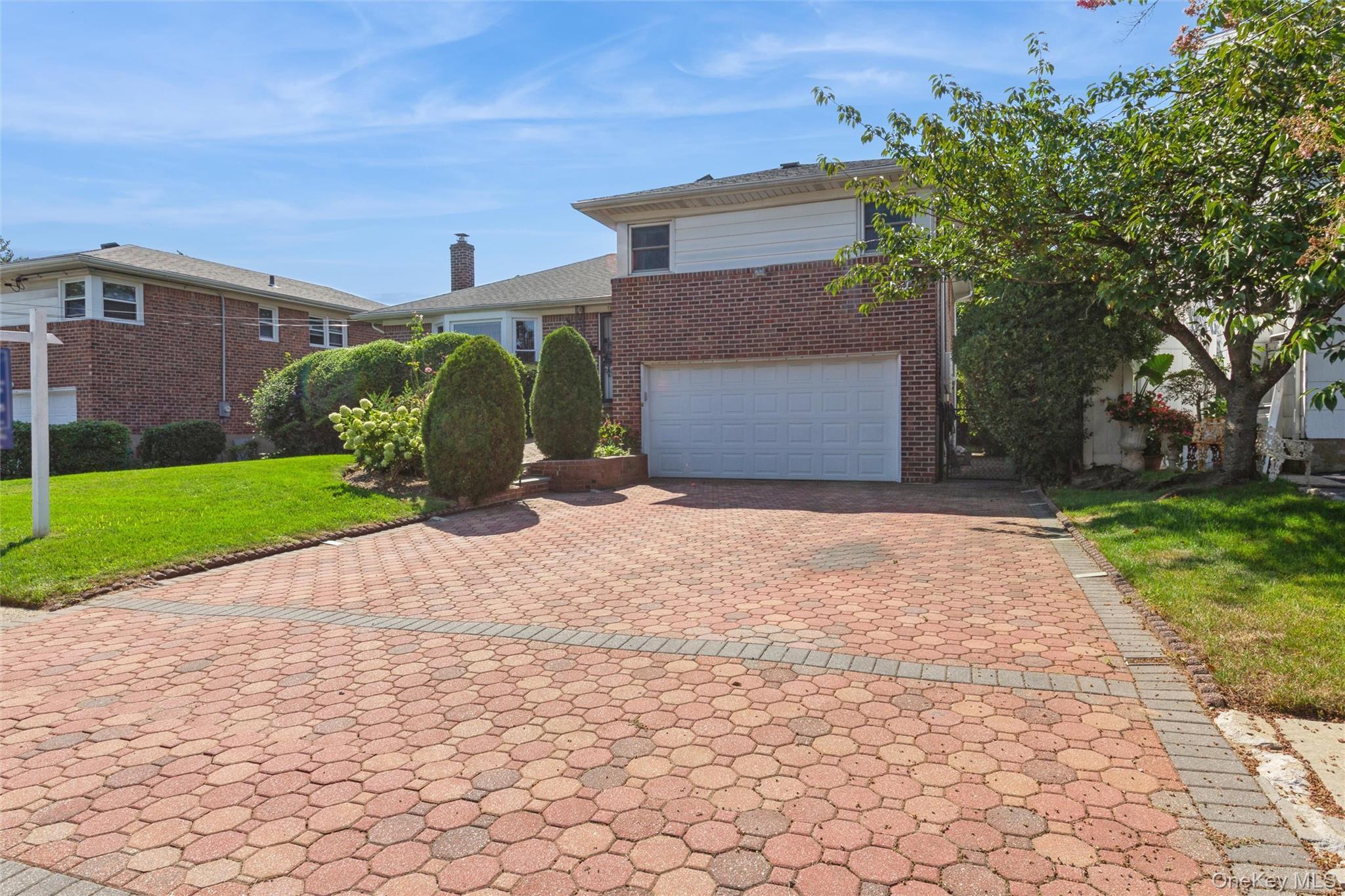 Single Family E Carl Avenue Nassau County, NY 11510, MLS-1033017-40