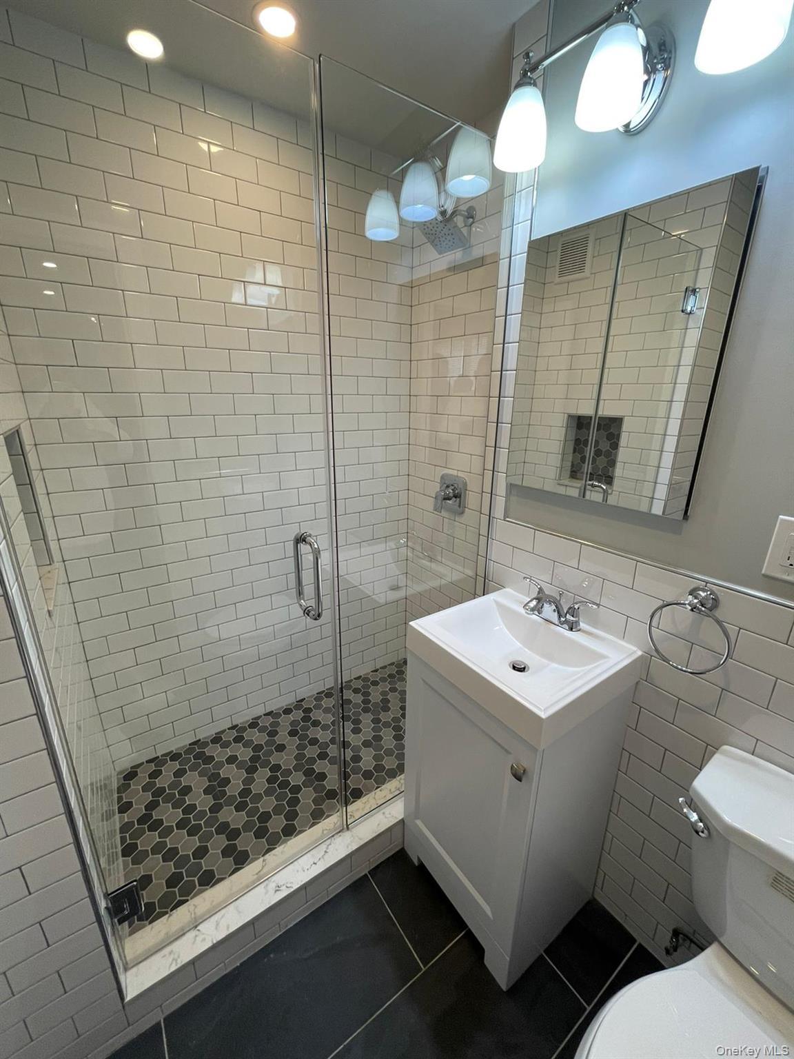 Apartment Mosholu Avenue  Bronx, NY 10471, MLS-1033023-6