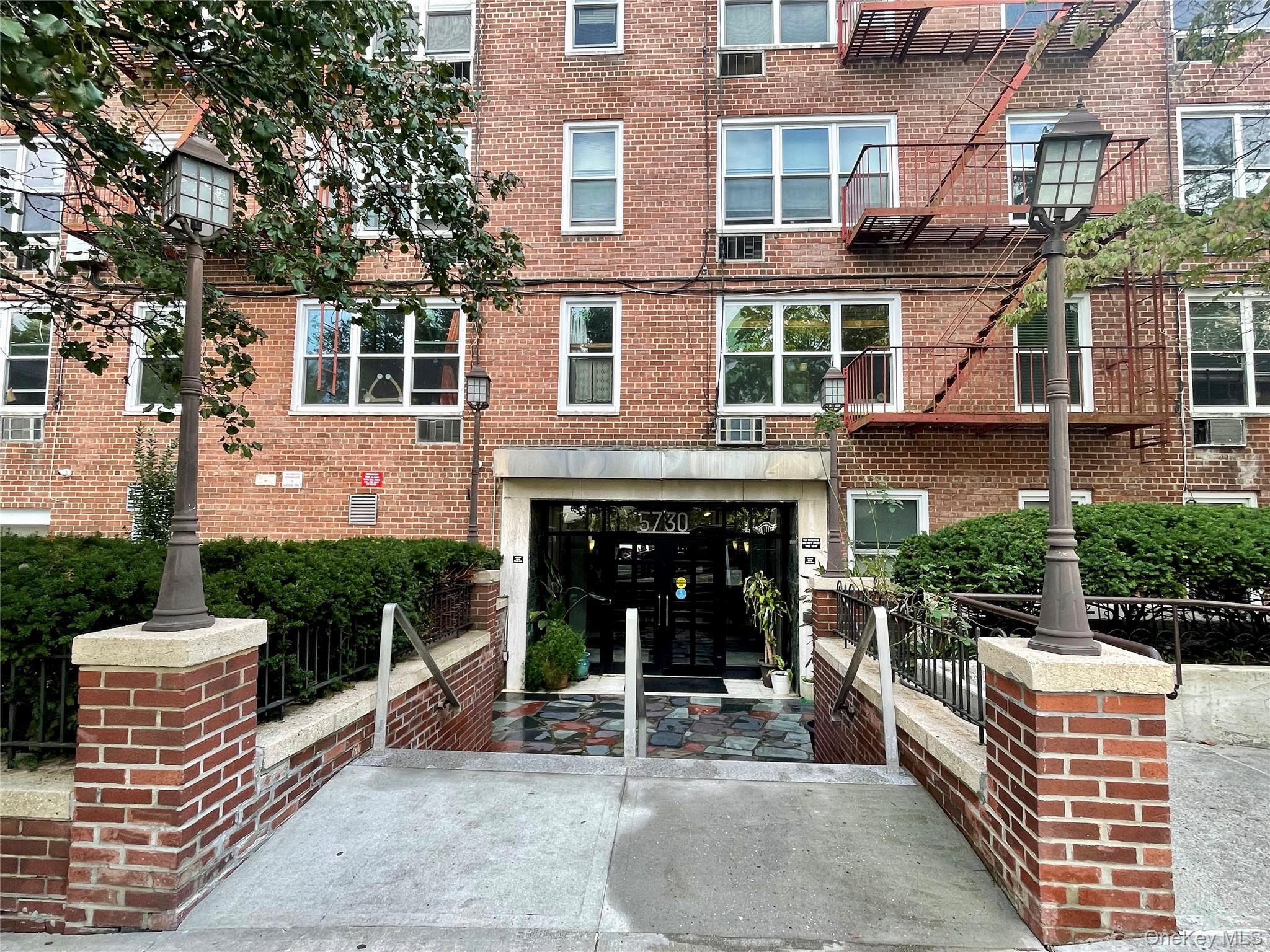 Apartment Mosholu Avenue  Bronx, NY 10471, MLS-1033023-7
