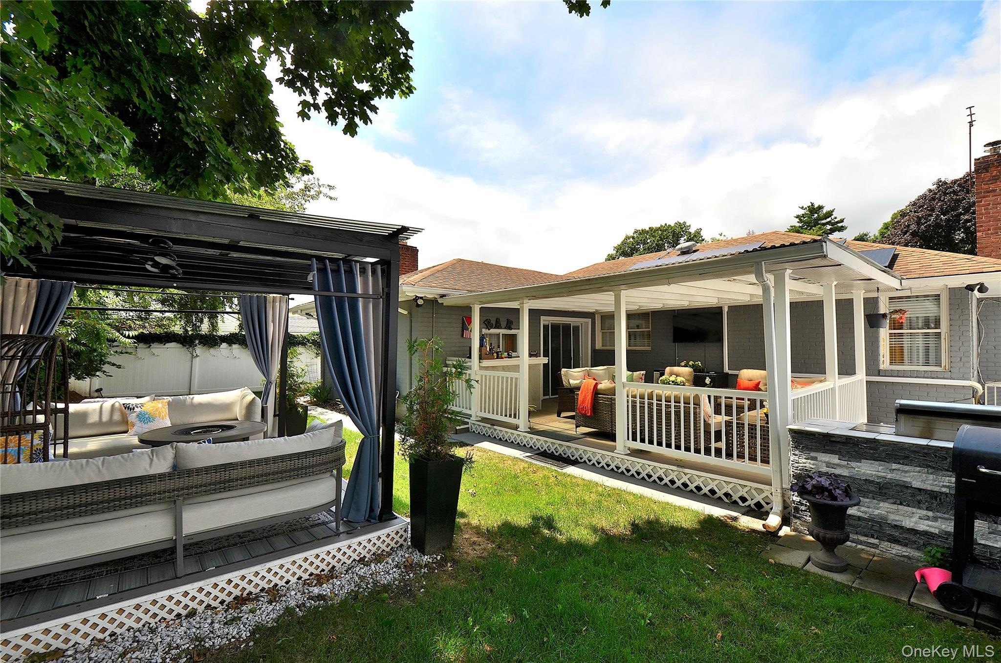 Single Family Shell Street  Nassau County, NY 11510, MLS-1033025-32