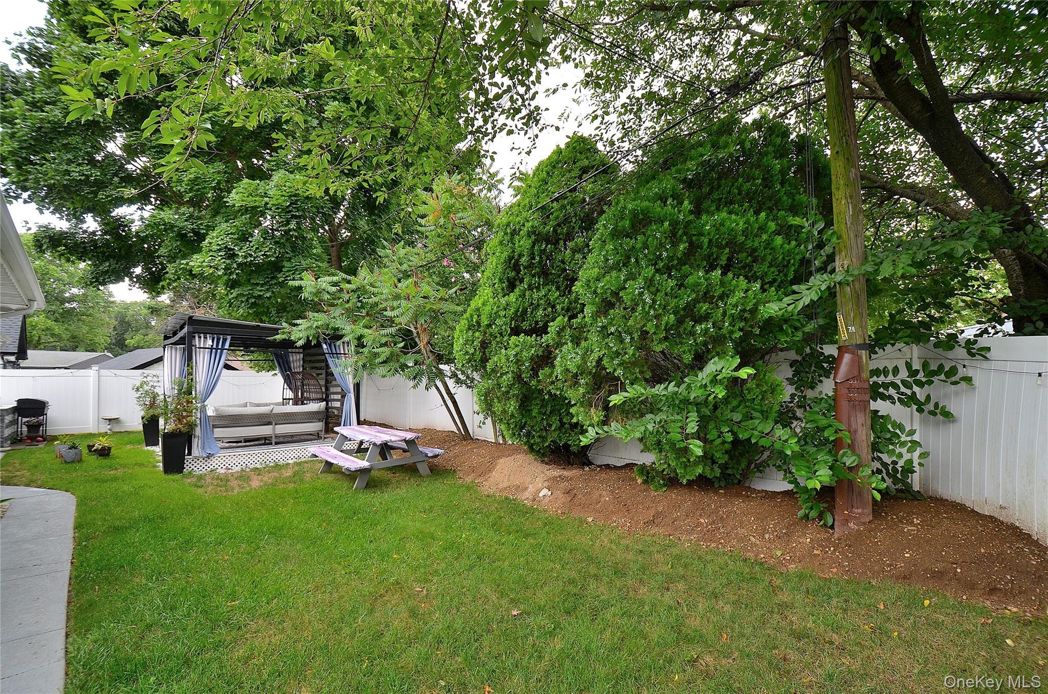 Single Family Shell Street  Nassau County, NY 11510, MLS-1033025-34