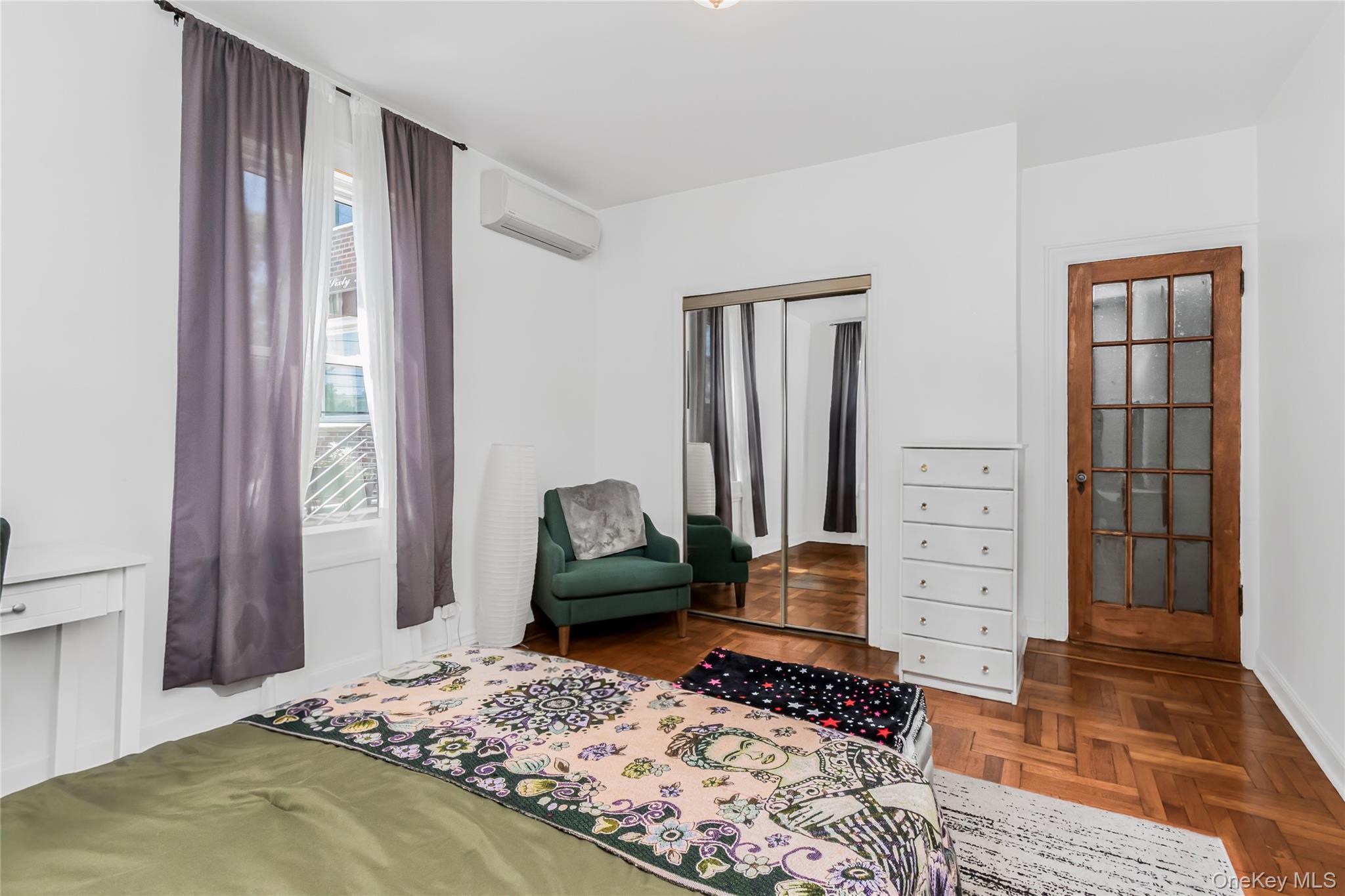 Single Family Swinton Avenue Bronx, NY 10465, MLS-1033037-11
