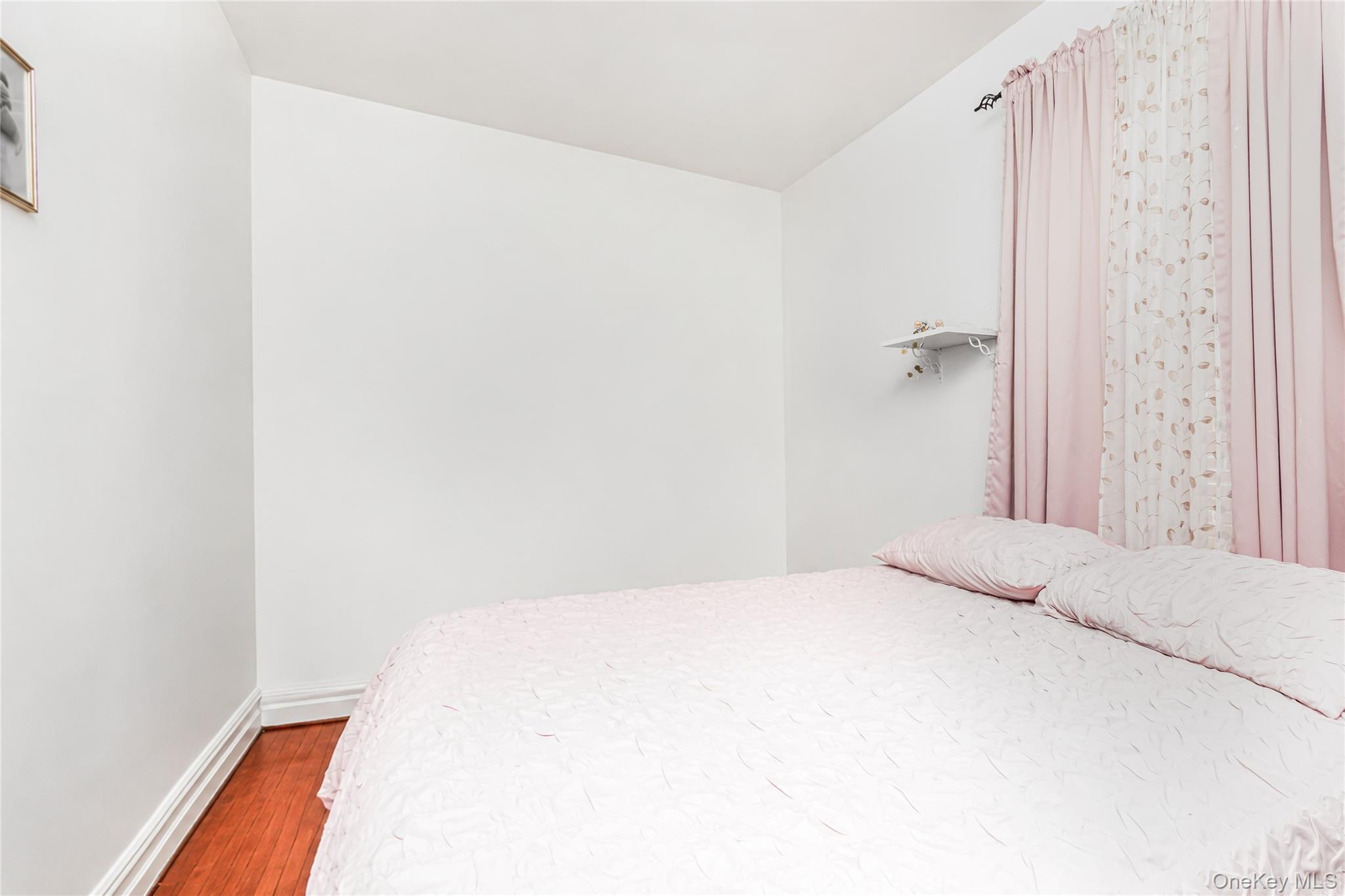 Single Family Swinton Avenue Bronx, NY 10465, MLS-1033037-12