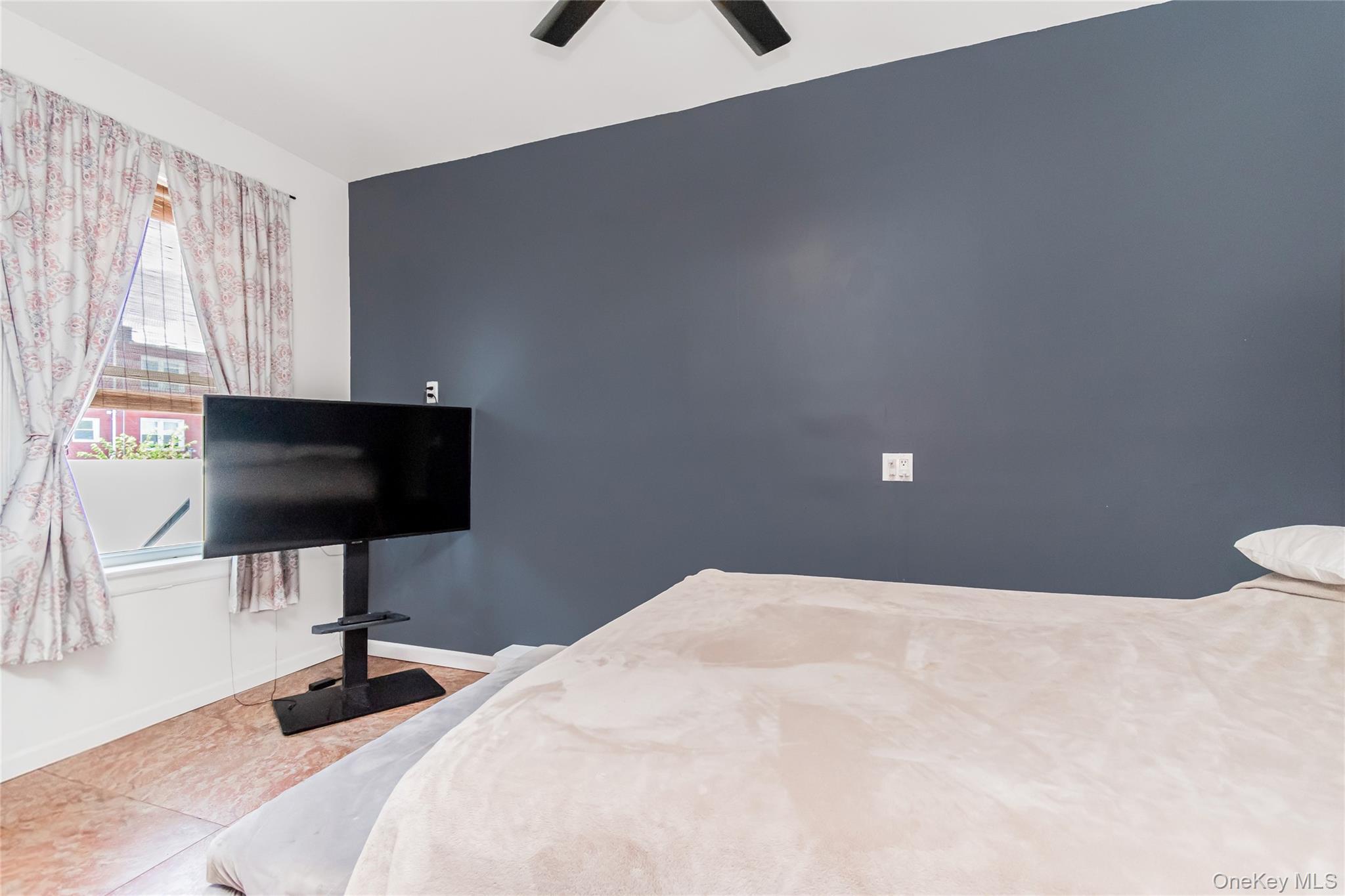 Single Family Swinton Avenue Bronx, NY 10465, MLS-1033037-14