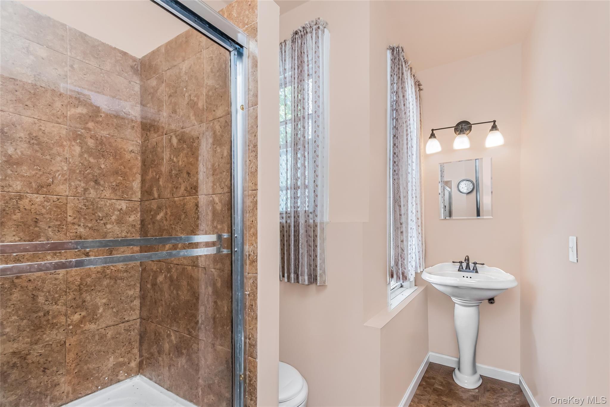 Single Family Swinton Avenue Bronx, NY 10465, MLS-1033037-16