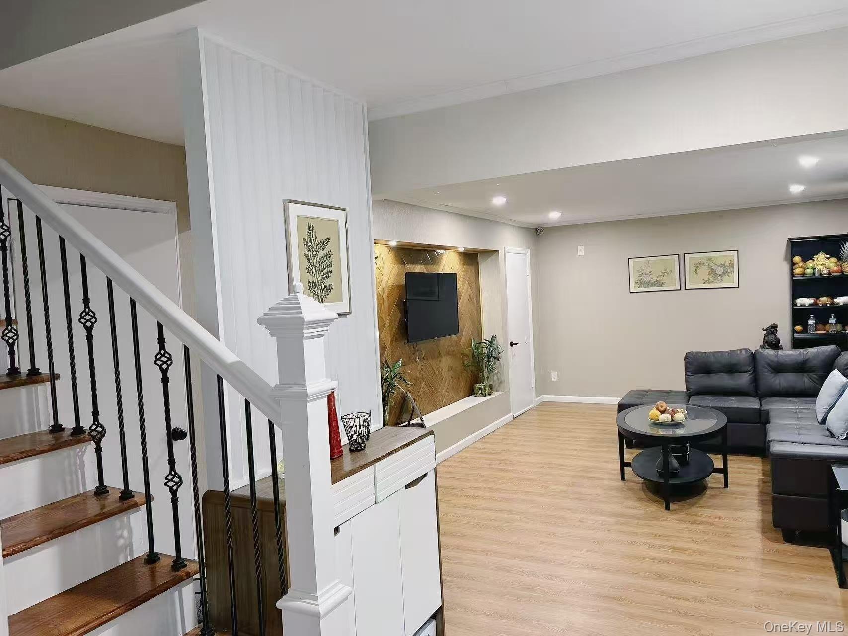 Single Family Wood Road  Nassau County, NY 11024, MLS-1033041-8