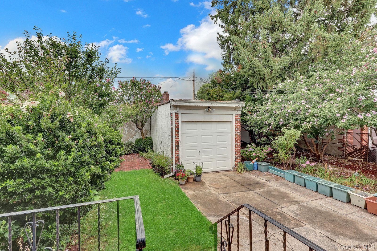 Single Family 86th Street  Queens, NY 11385, MLS-1033043-20