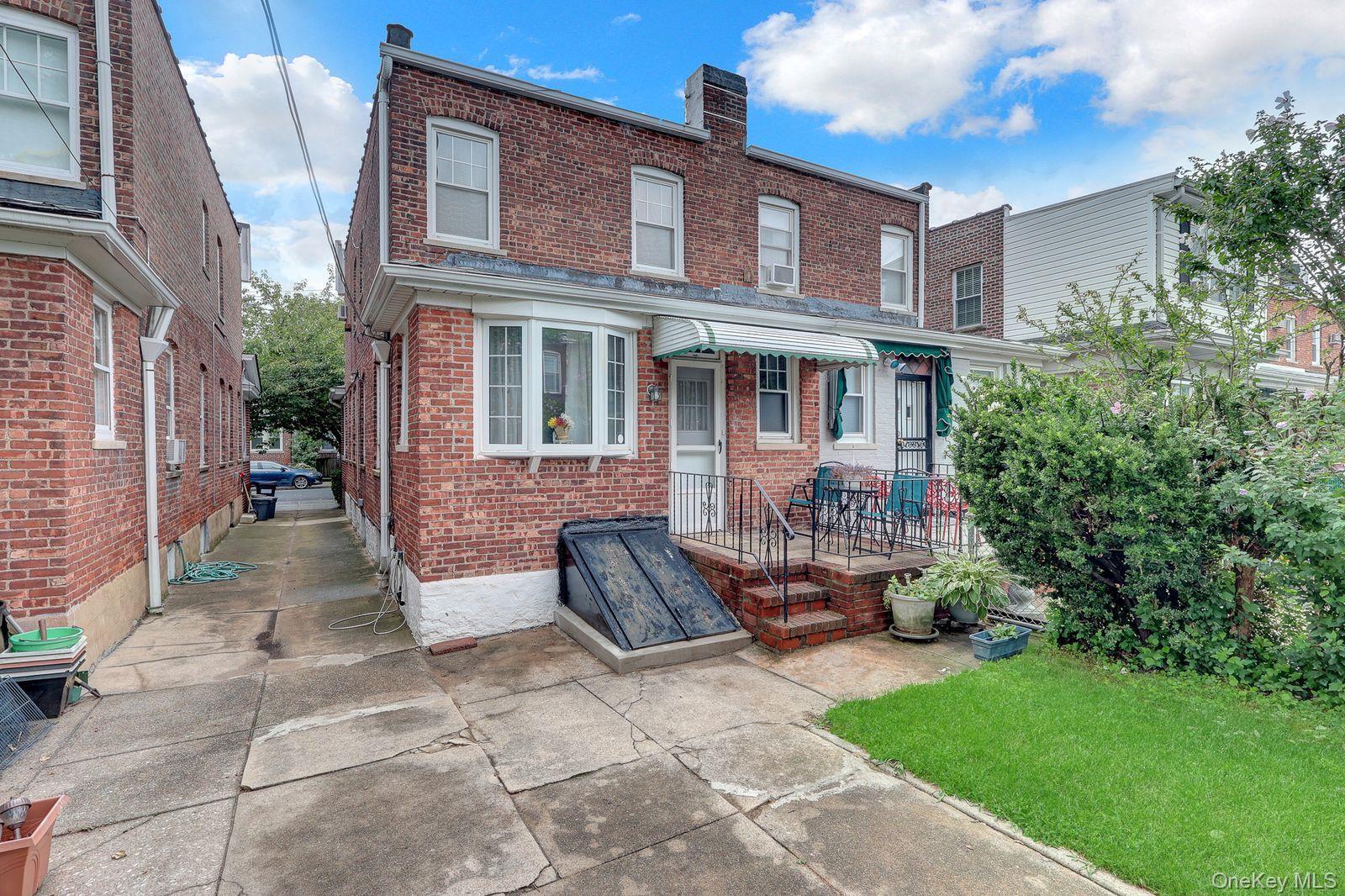 Single Family 86th Street  Queens, NY 11385, MLS-1033043-21