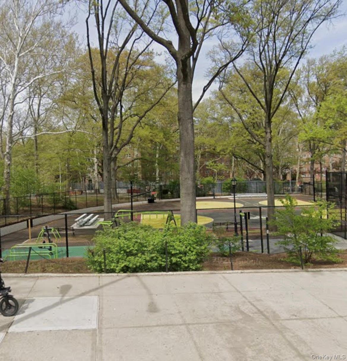 Single Family Adee Avenue  Bronx, NY 10469, MLS-1033073-9
