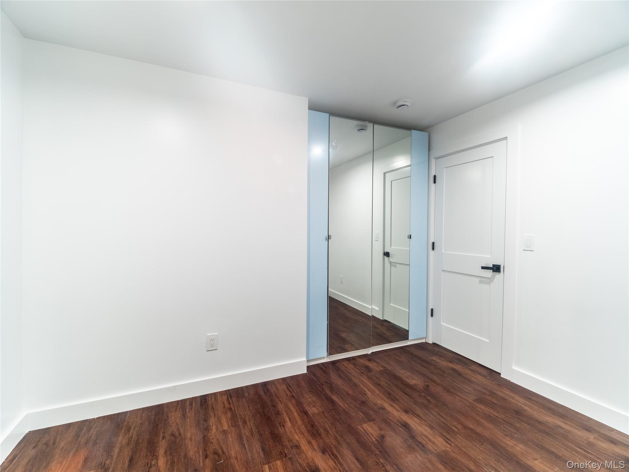 Single Family Westchester Avenue  Westchester County, NY 10573, MLS-1033076-12