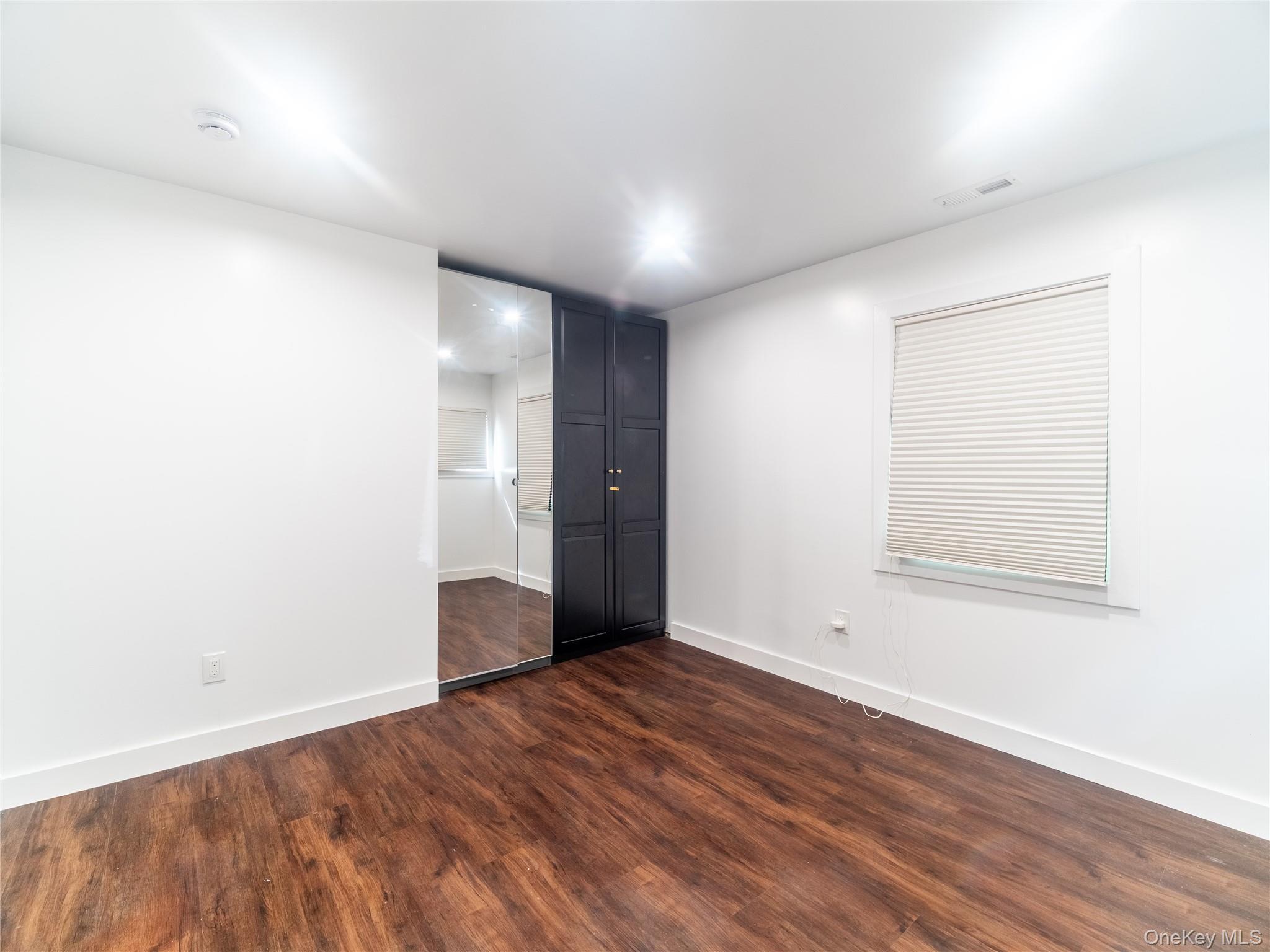 Single Family Westchester Avenue  Westchester County, NY 10573, MLS-1033076-14